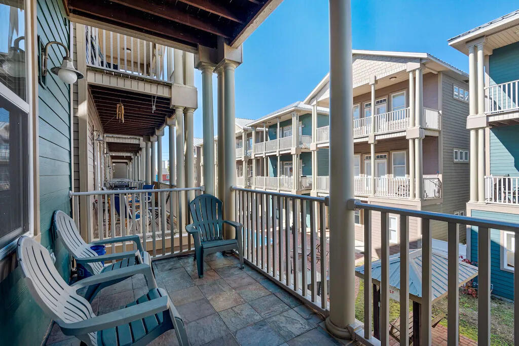 CRESCENT BEACH UNIT 1 - Residential