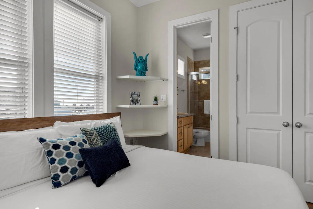 CRESCENT BEACH UNIT 1 - Residential