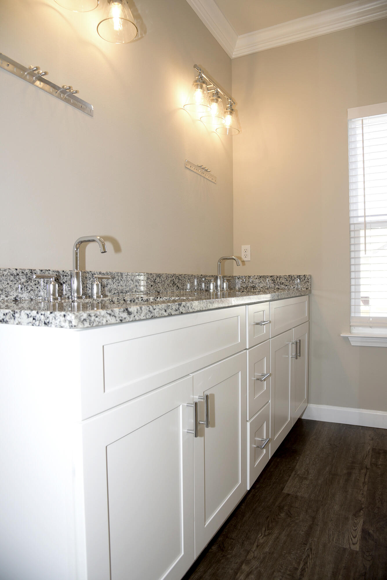 STABLE LANES - Residential Lease