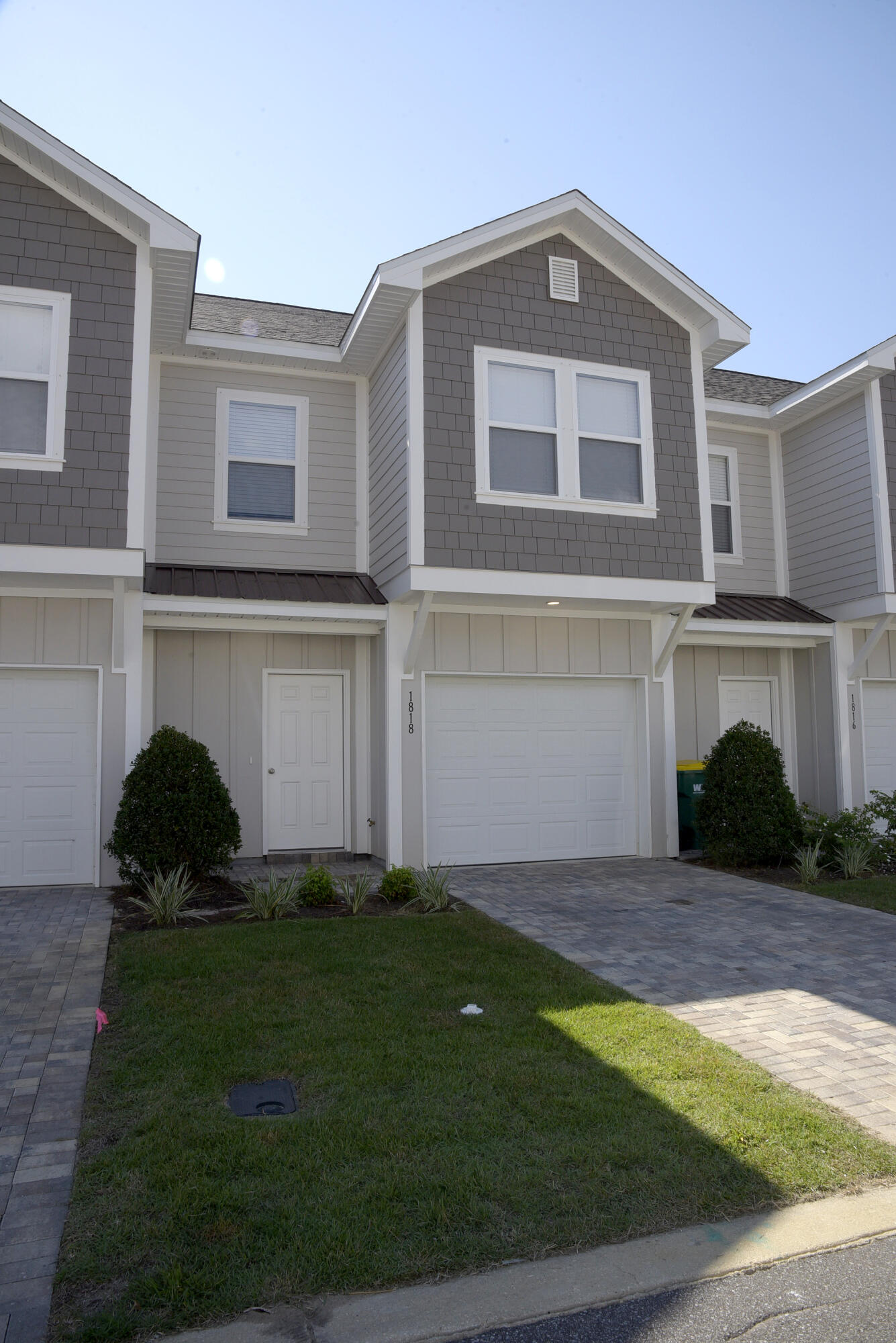 STABLE LANES - Residential Lease