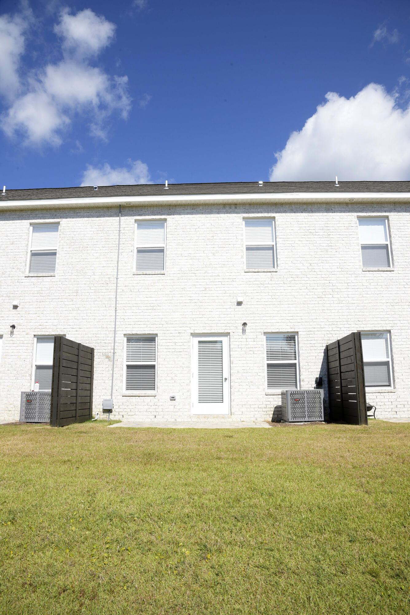 STABLE LANES - Residential Lease