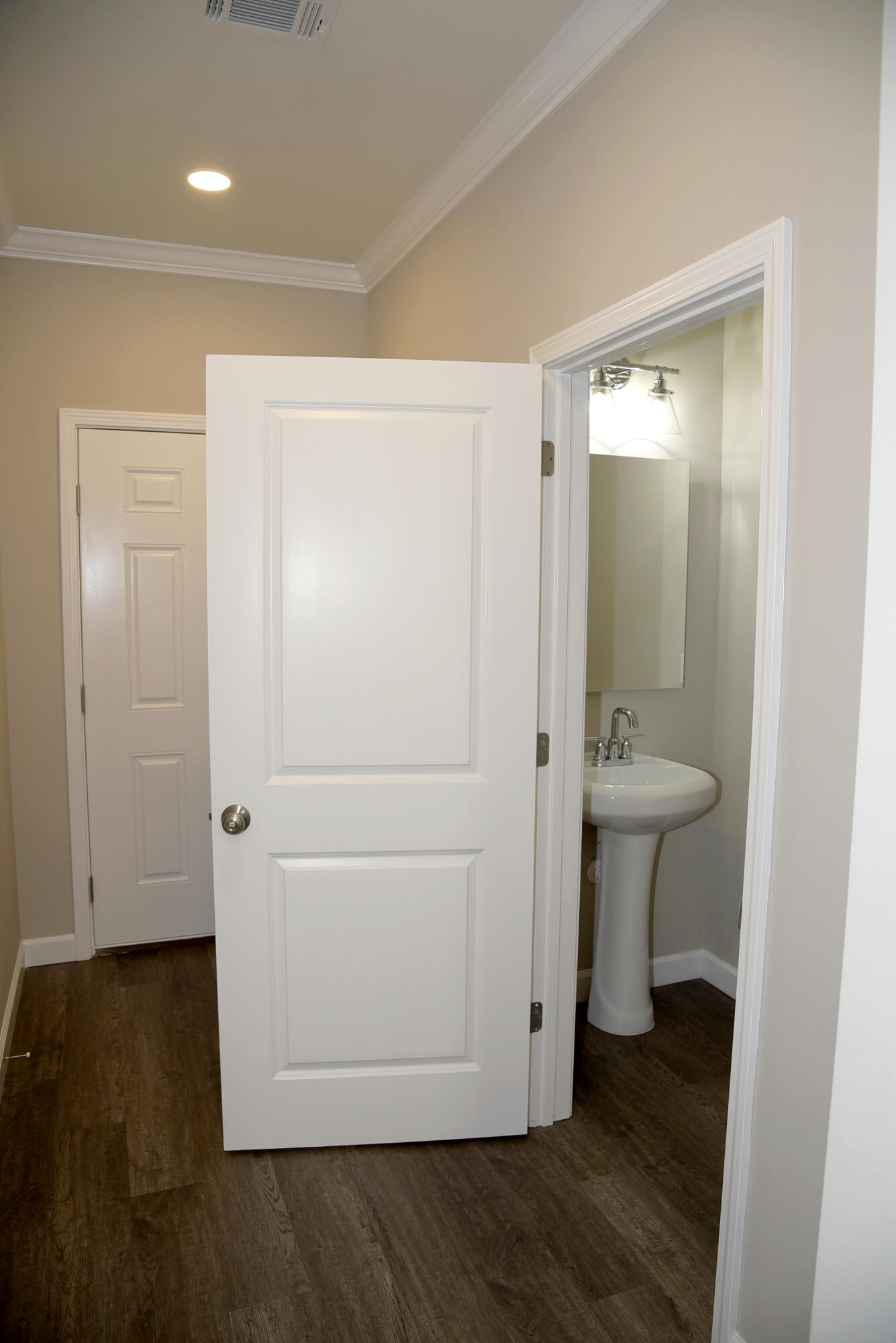 STABLE LANES - Residential Lease