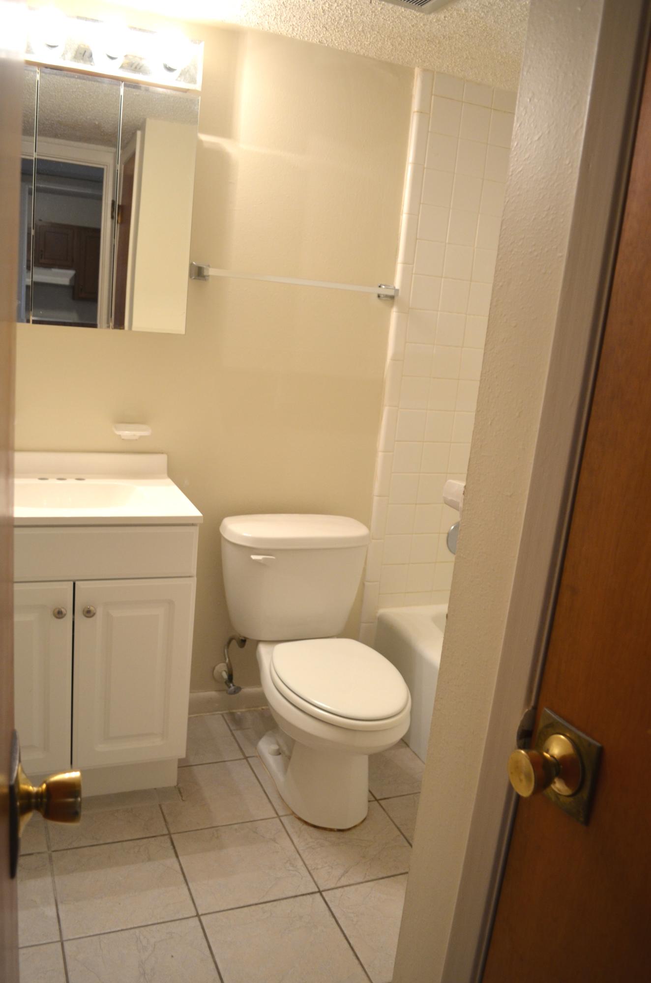 BAYVIEW WATERS CONDO - Residential Lease