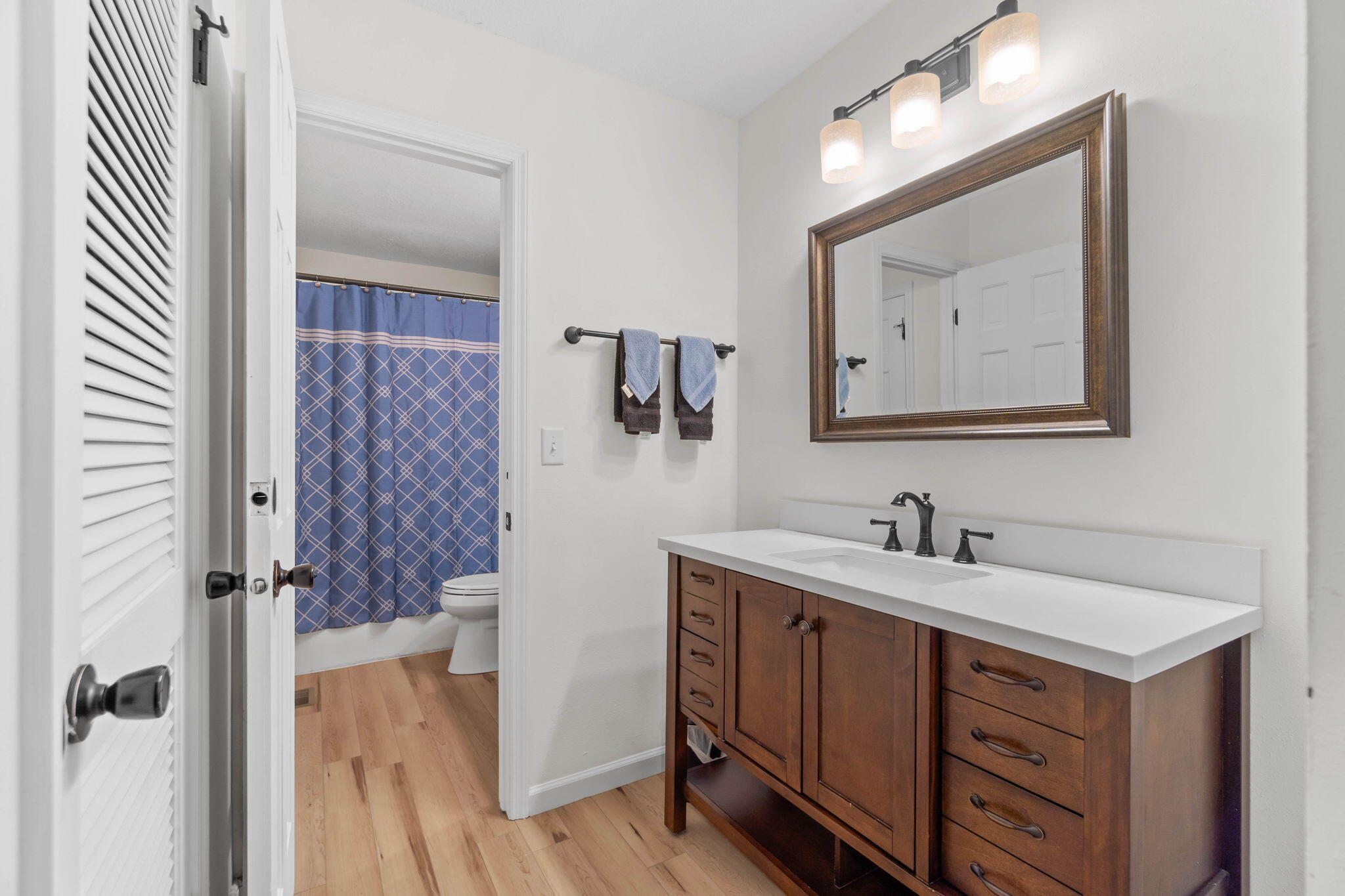 CLOVERDALE LAKE - Residential