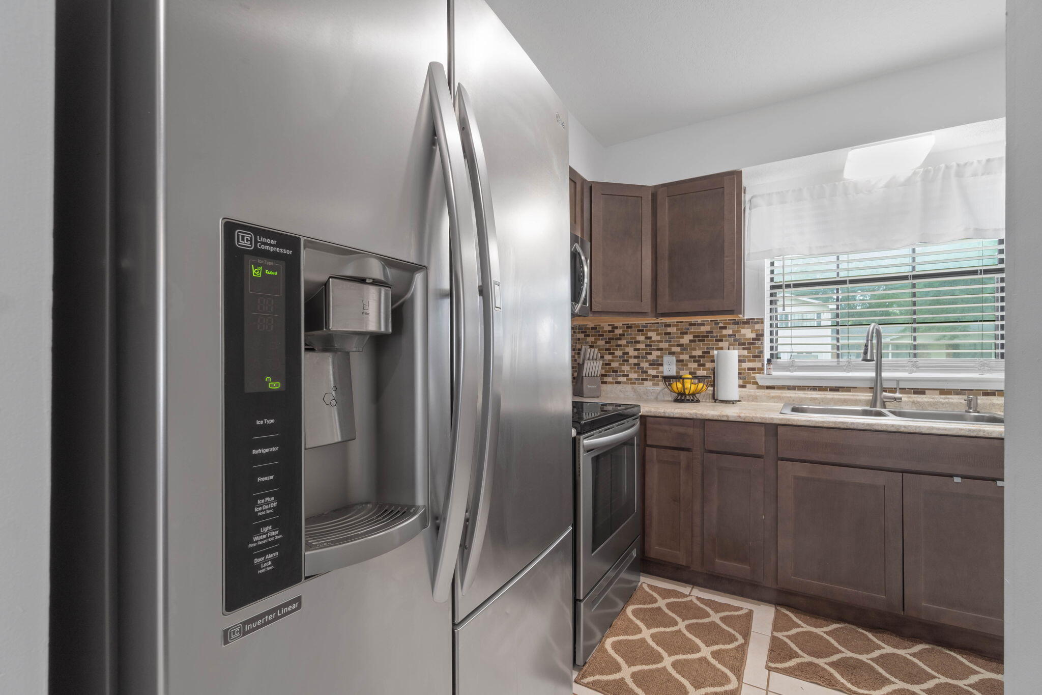 CLOVERDALE LAKE - Residential