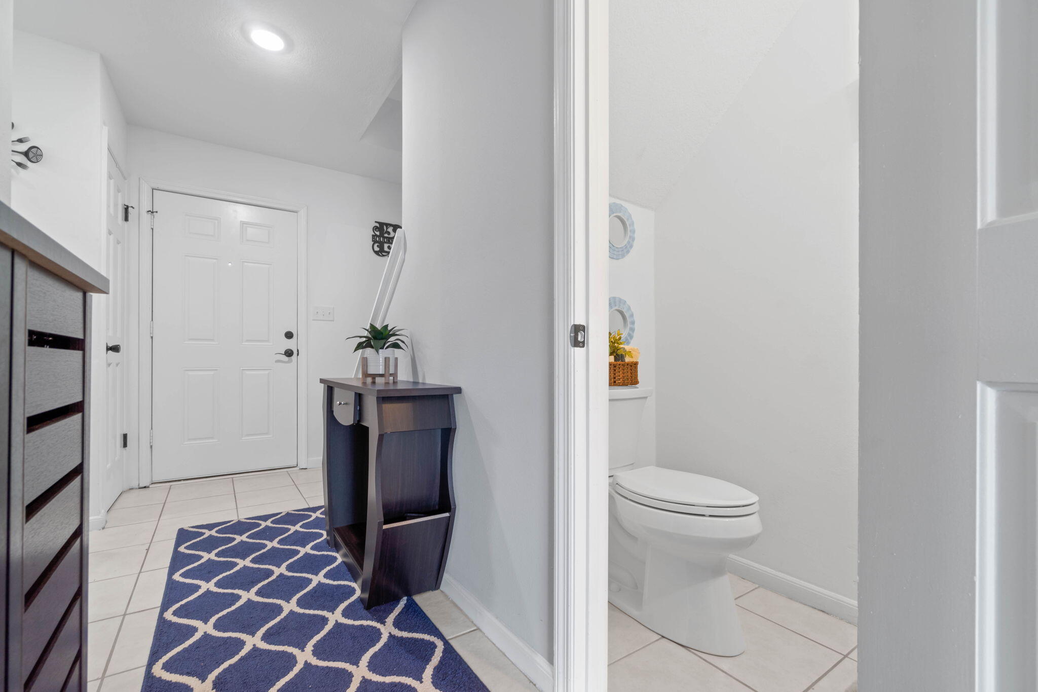 CLOVERDALE LAKE - Residential