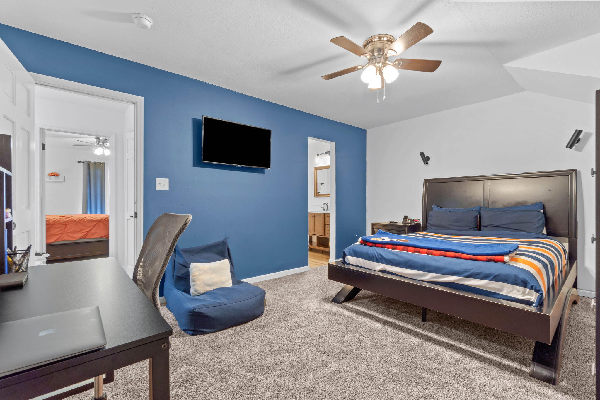 CLOVERDALE LAKE - Residential