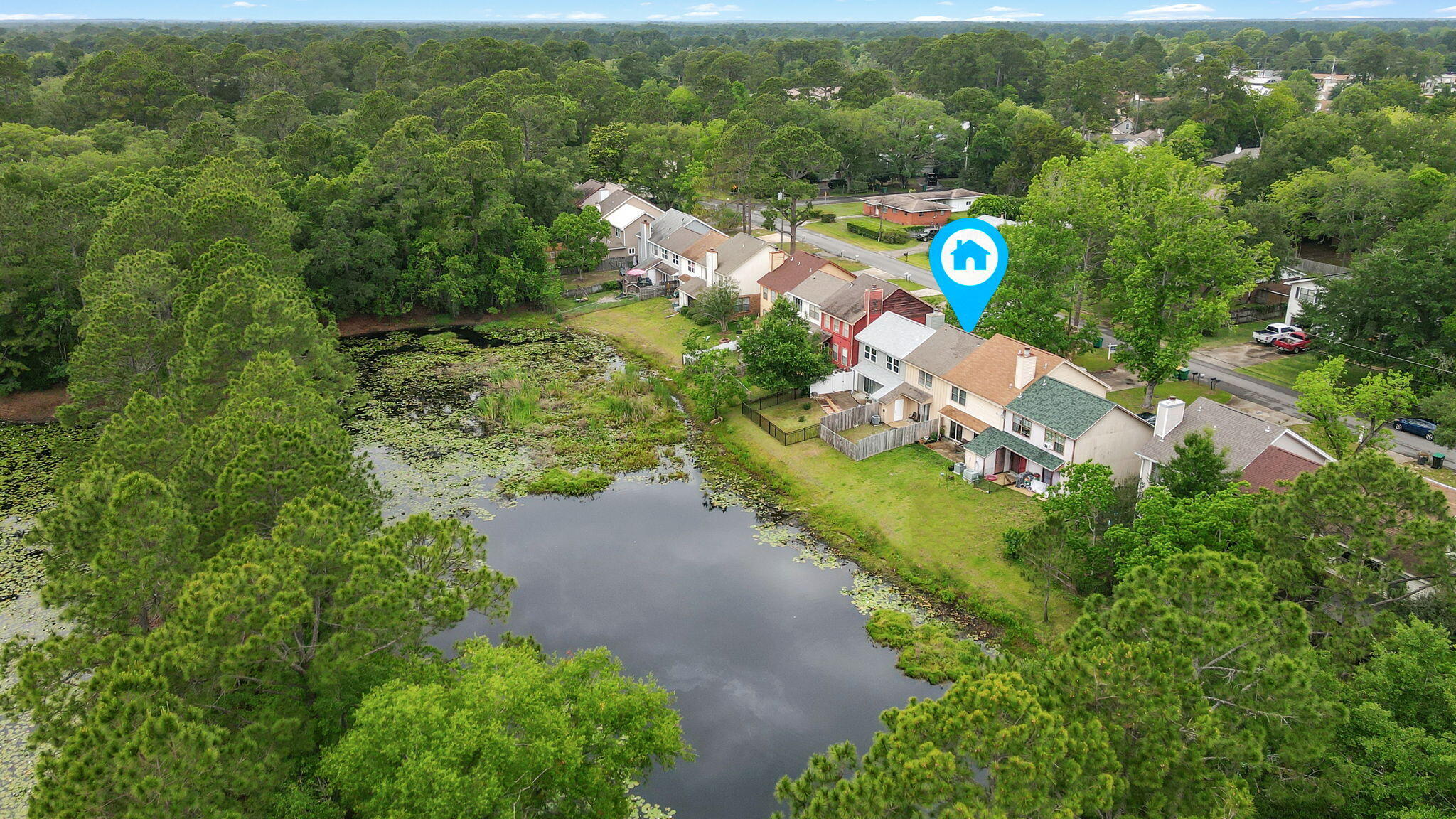 CLOVERDALE LAKE - Residential