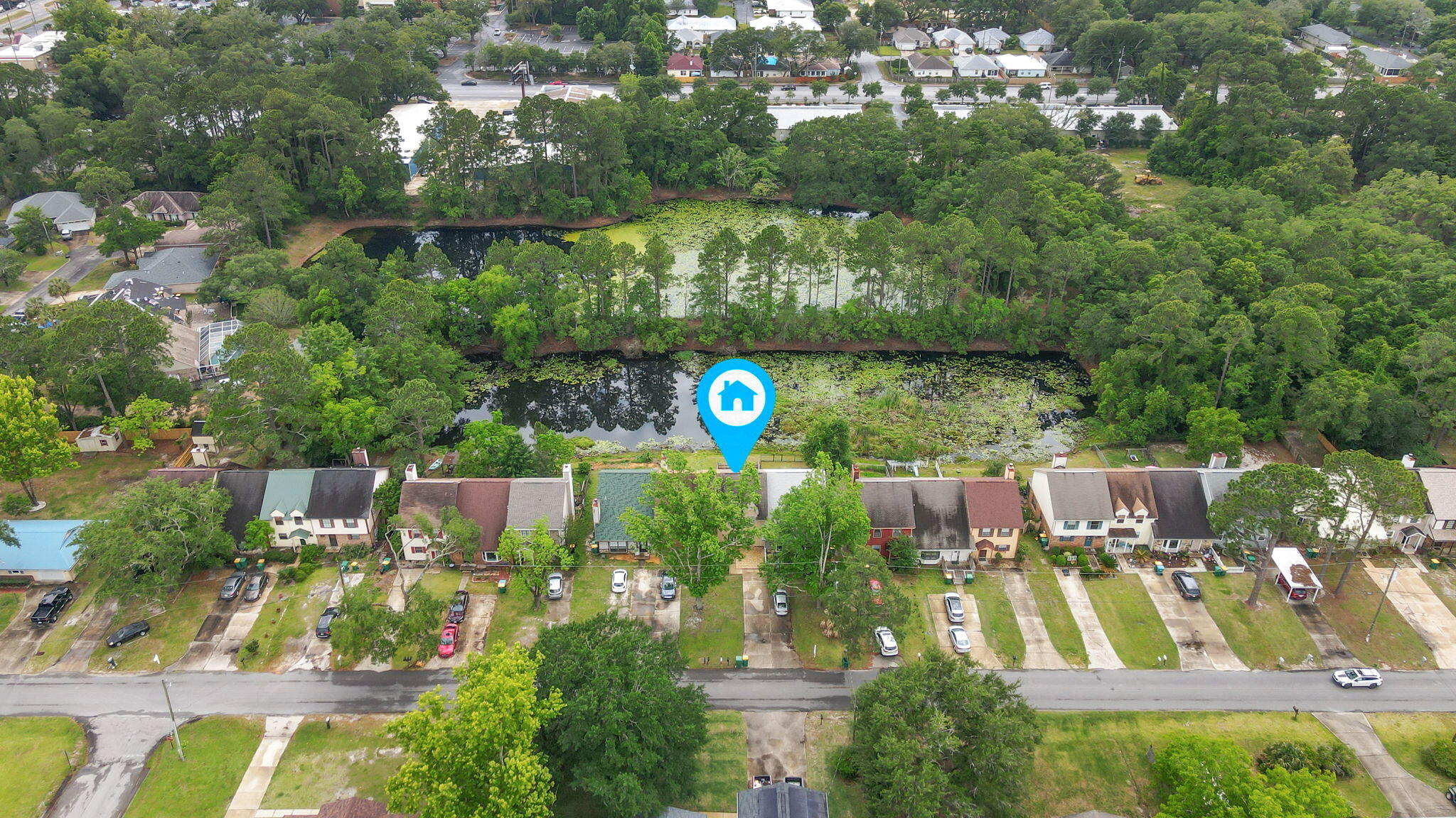 CLOVERDALE LAKE - Residential