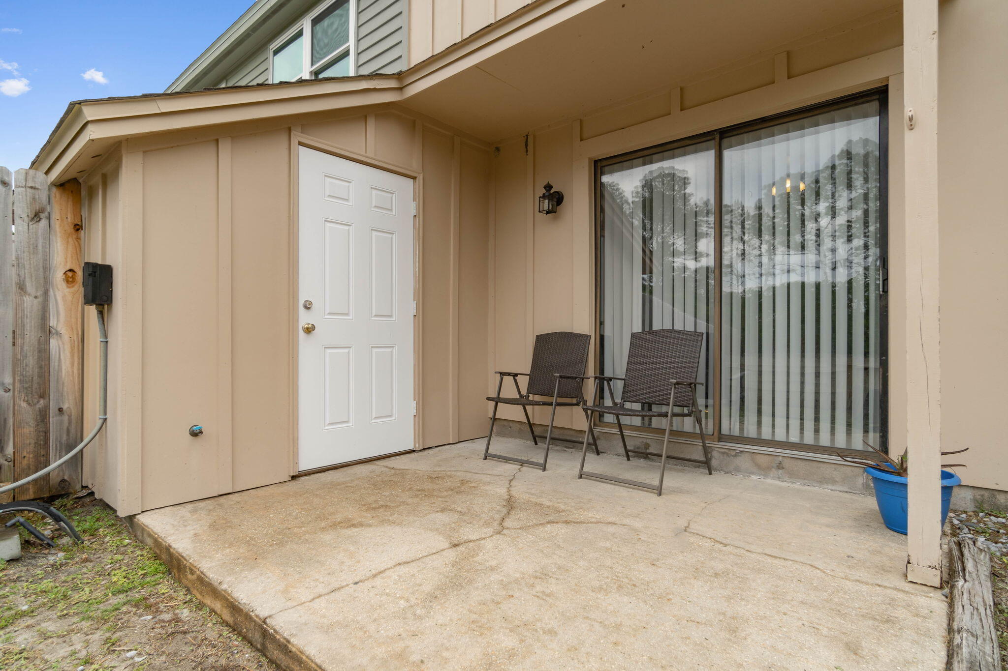 CLOVERDALE LAKE - Residential