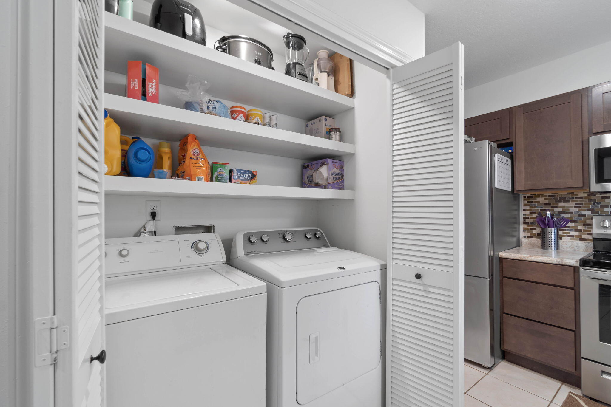 CLOVERDALE LAKE - Residential