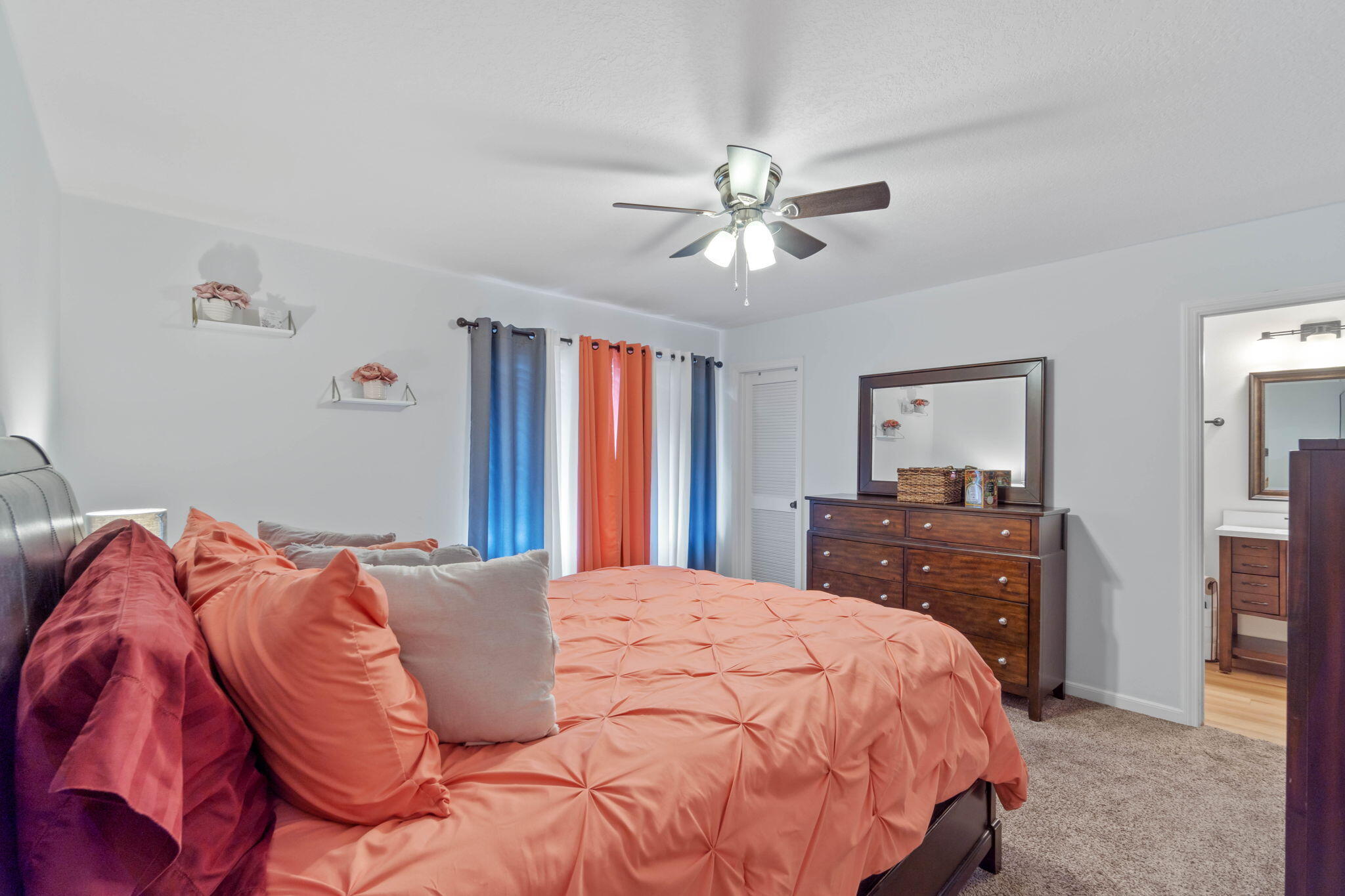 CLOVERDALE LAKE - Residential