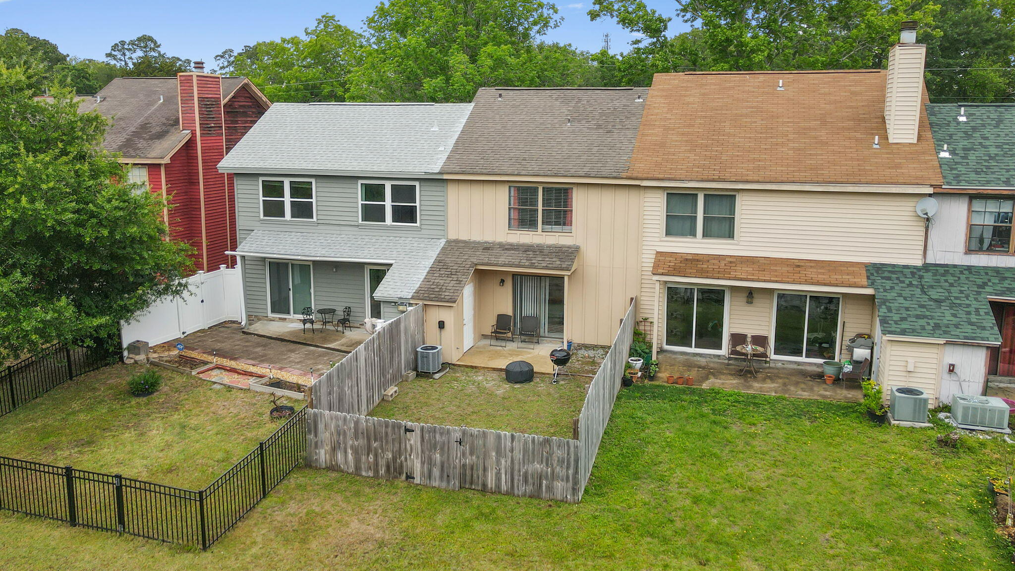 CLOVERDALE LAKE - Residential