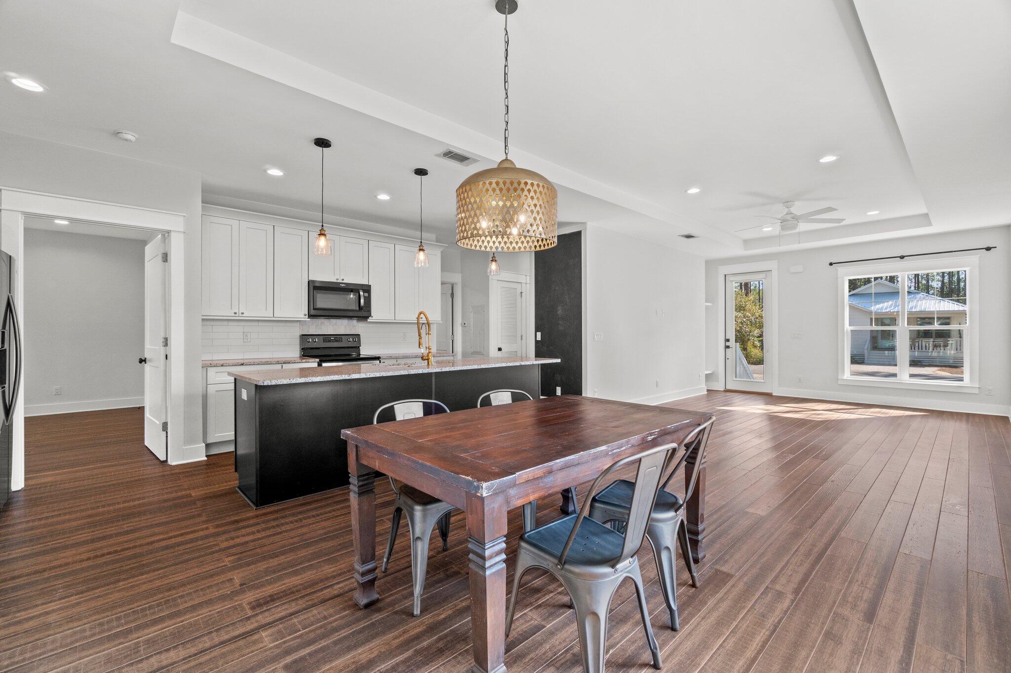 MAGNOLIA BEACH - Residential Lease