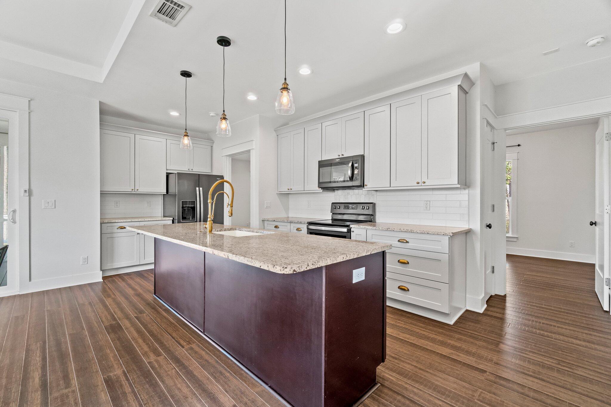 MAGNOLIA BEACH - Residential Lease