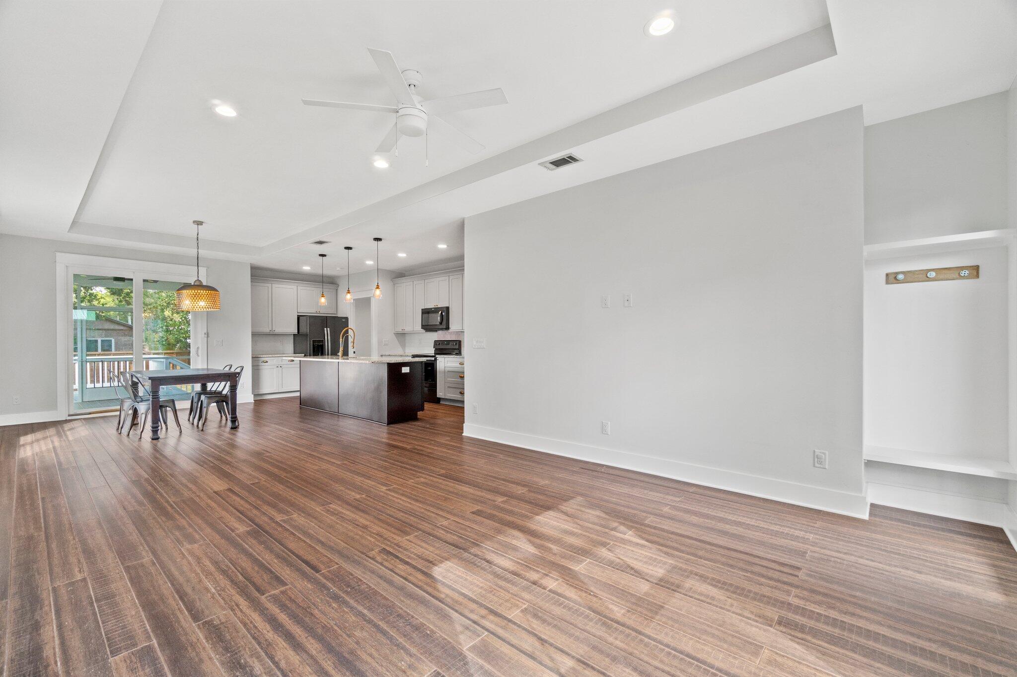 MAGNOLIA BEACH - Residential Lease