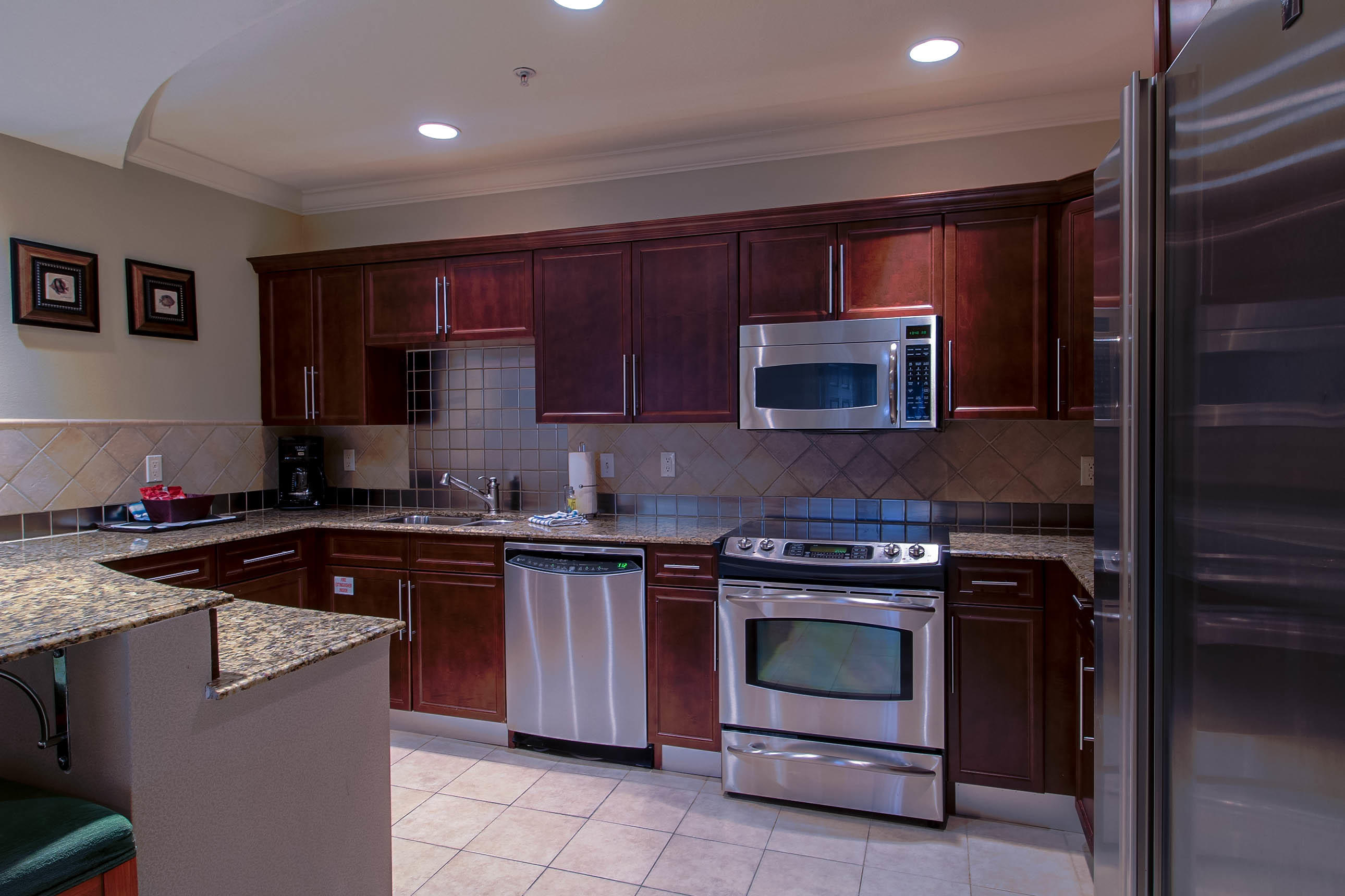 EMERALD GRANDE - Residential