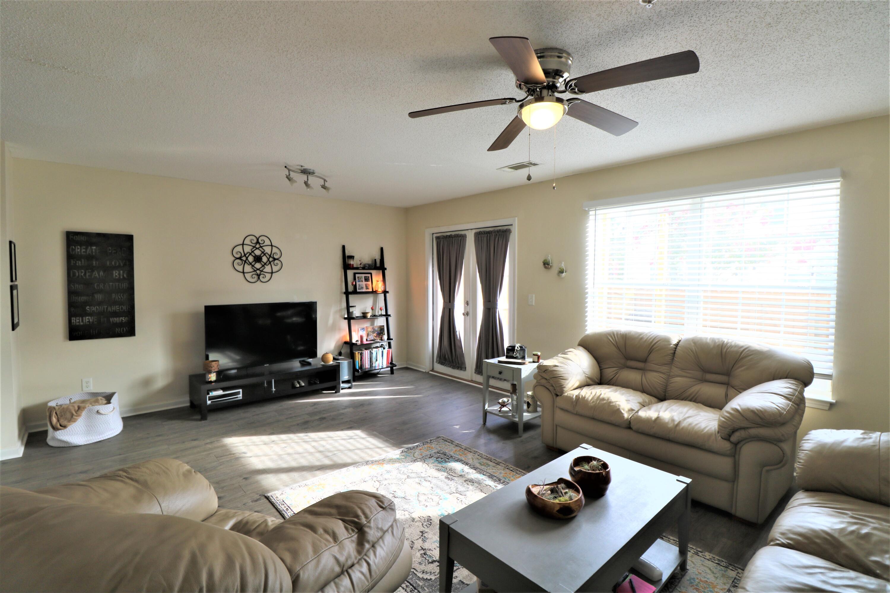 ROLLING PINES - Residential