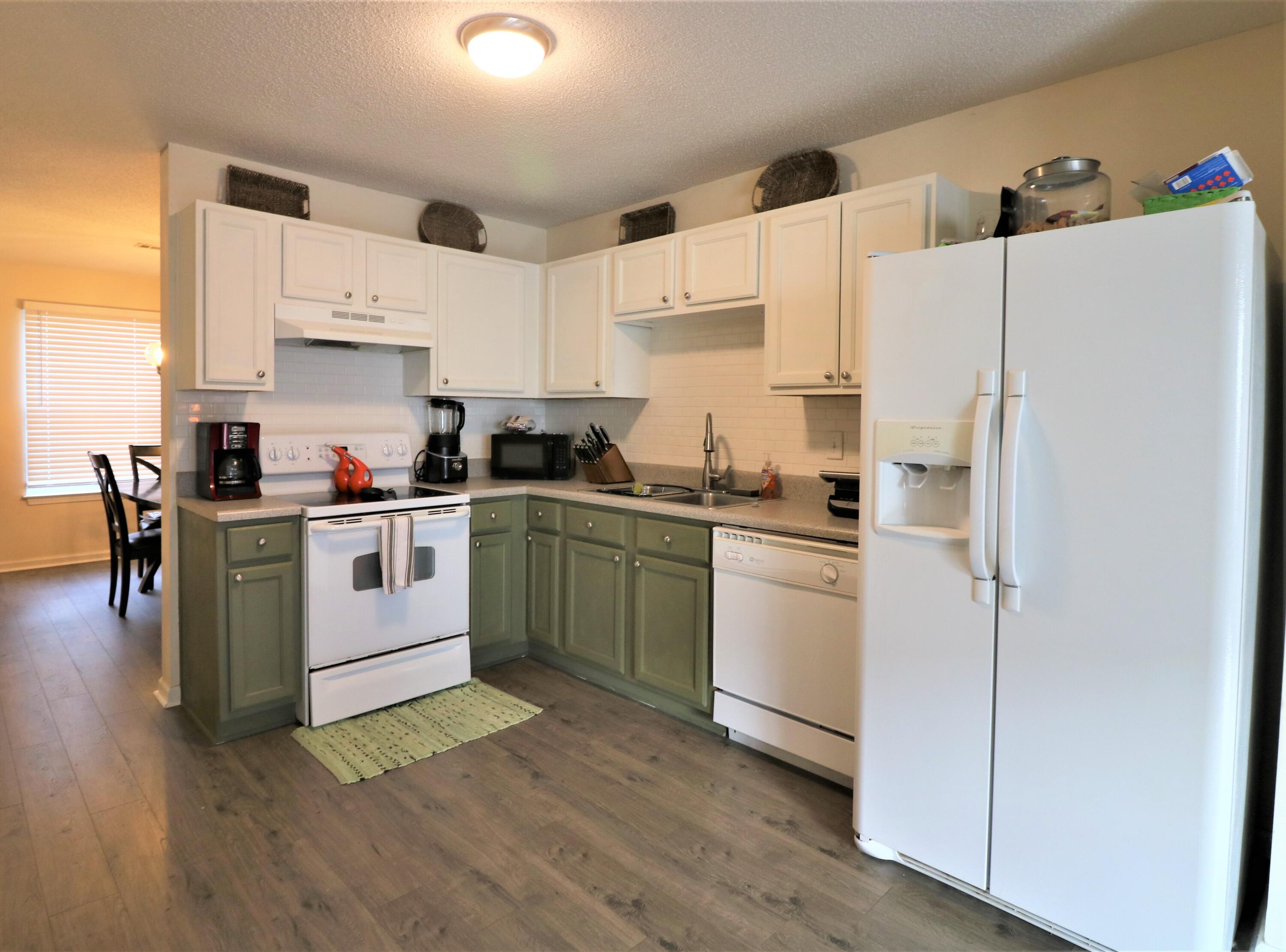 ROLLING PINES - Residential