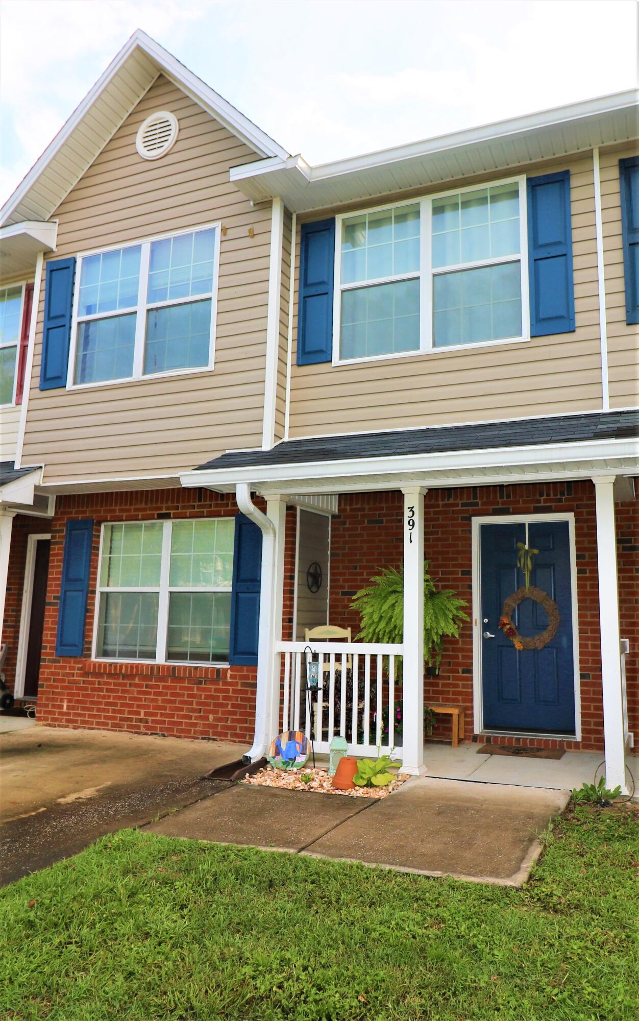 ROLLING PINES - Residential