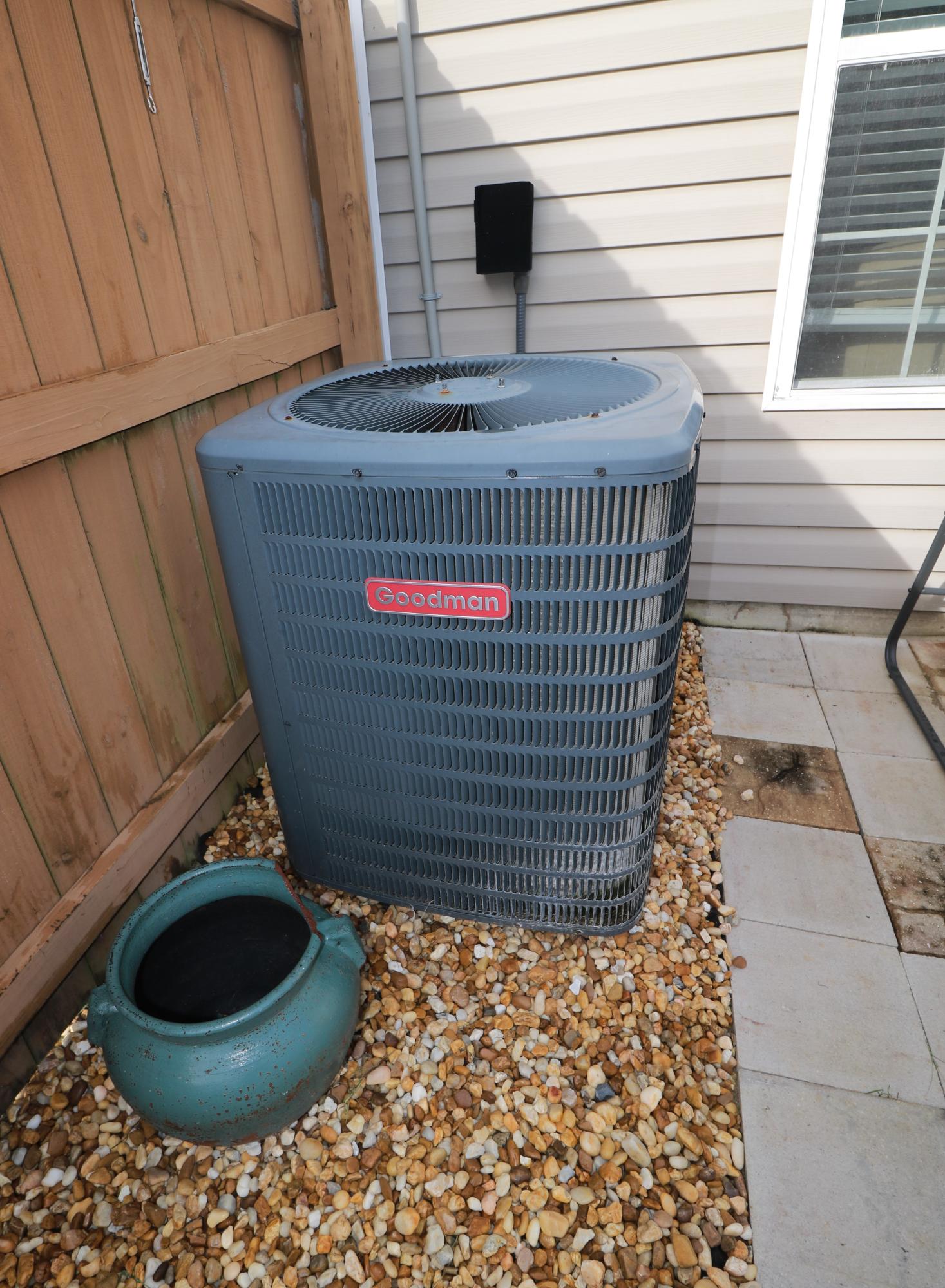 ROLLING PINES - Residential