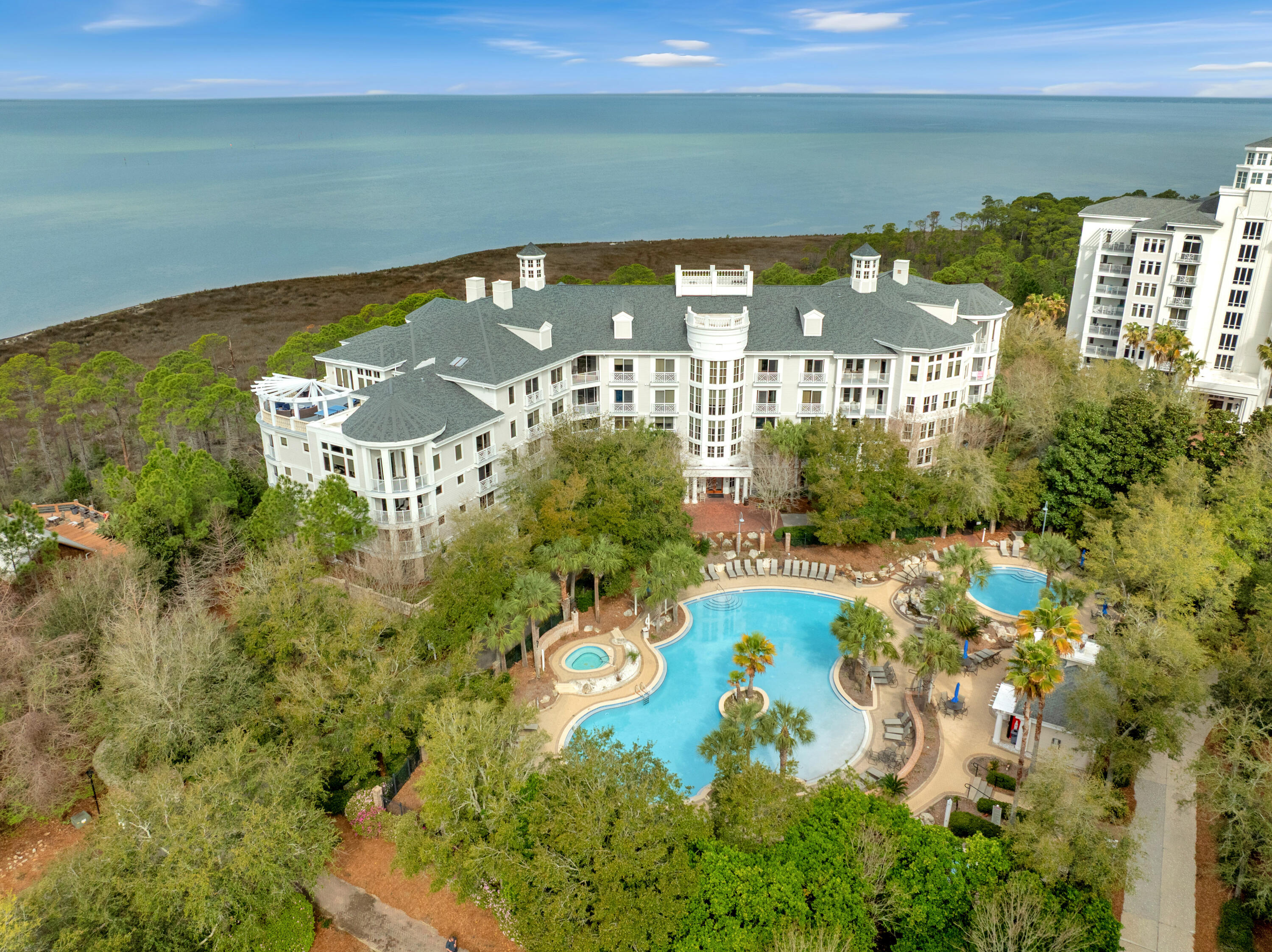 BAHIA CONDO - Residential