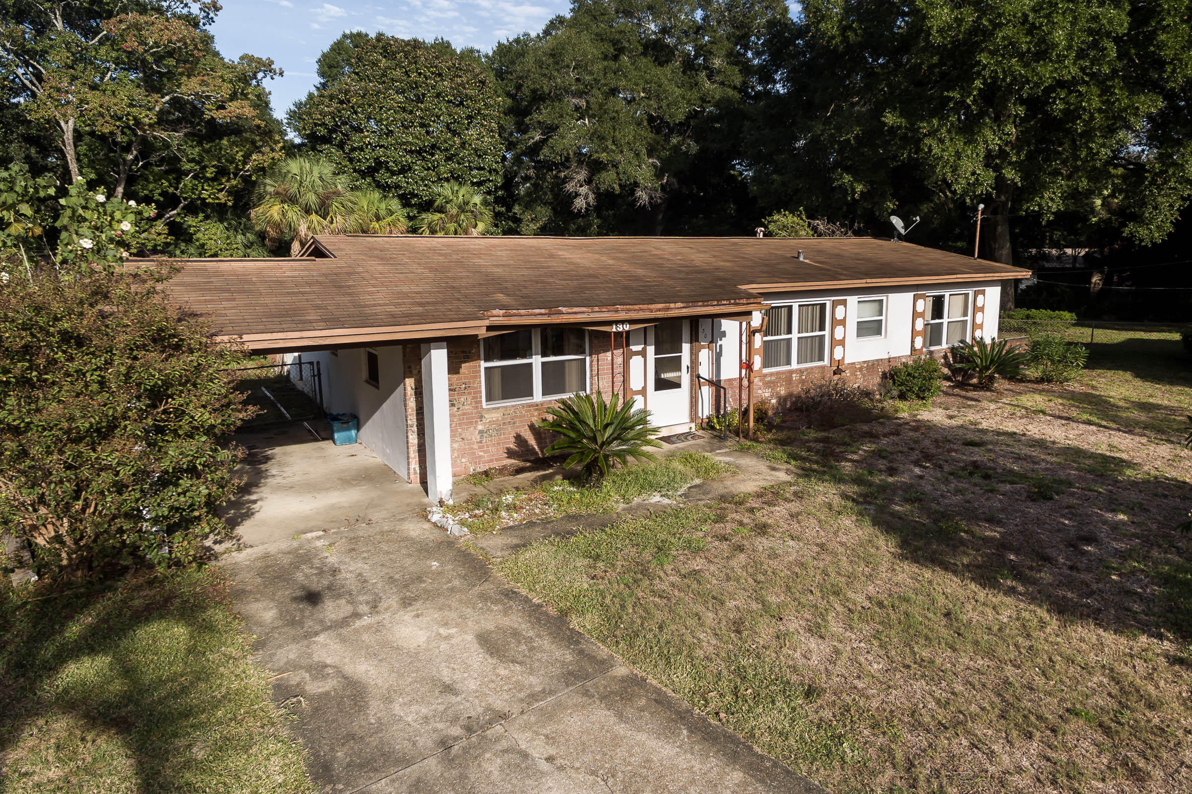 OAK TREE PARK - Residential