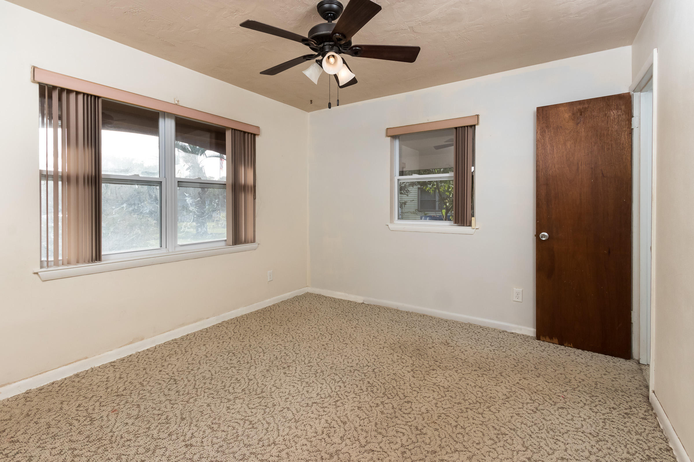 OAK TREE PARK - Residential