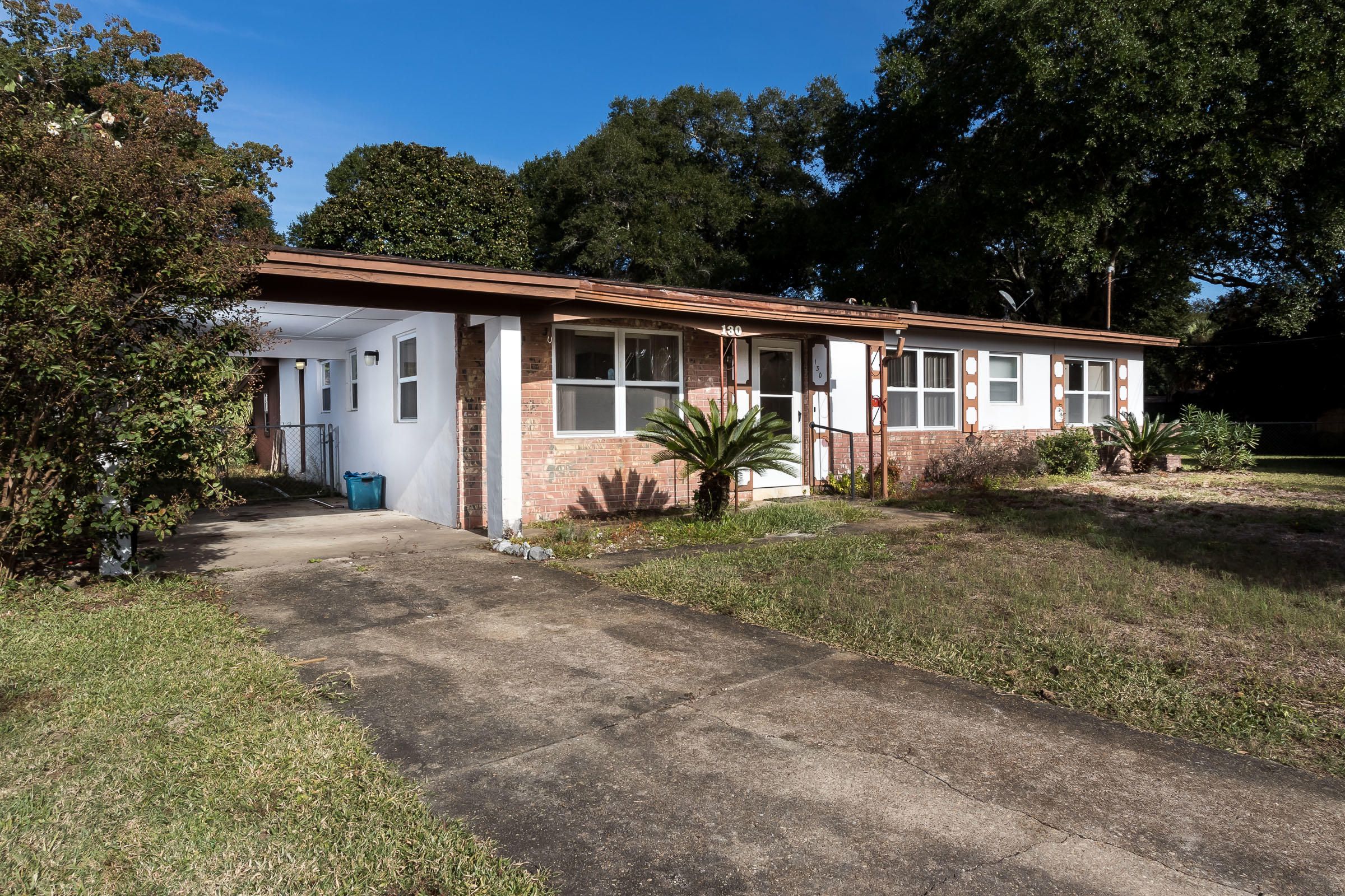 OAK TREE PARK - Residential