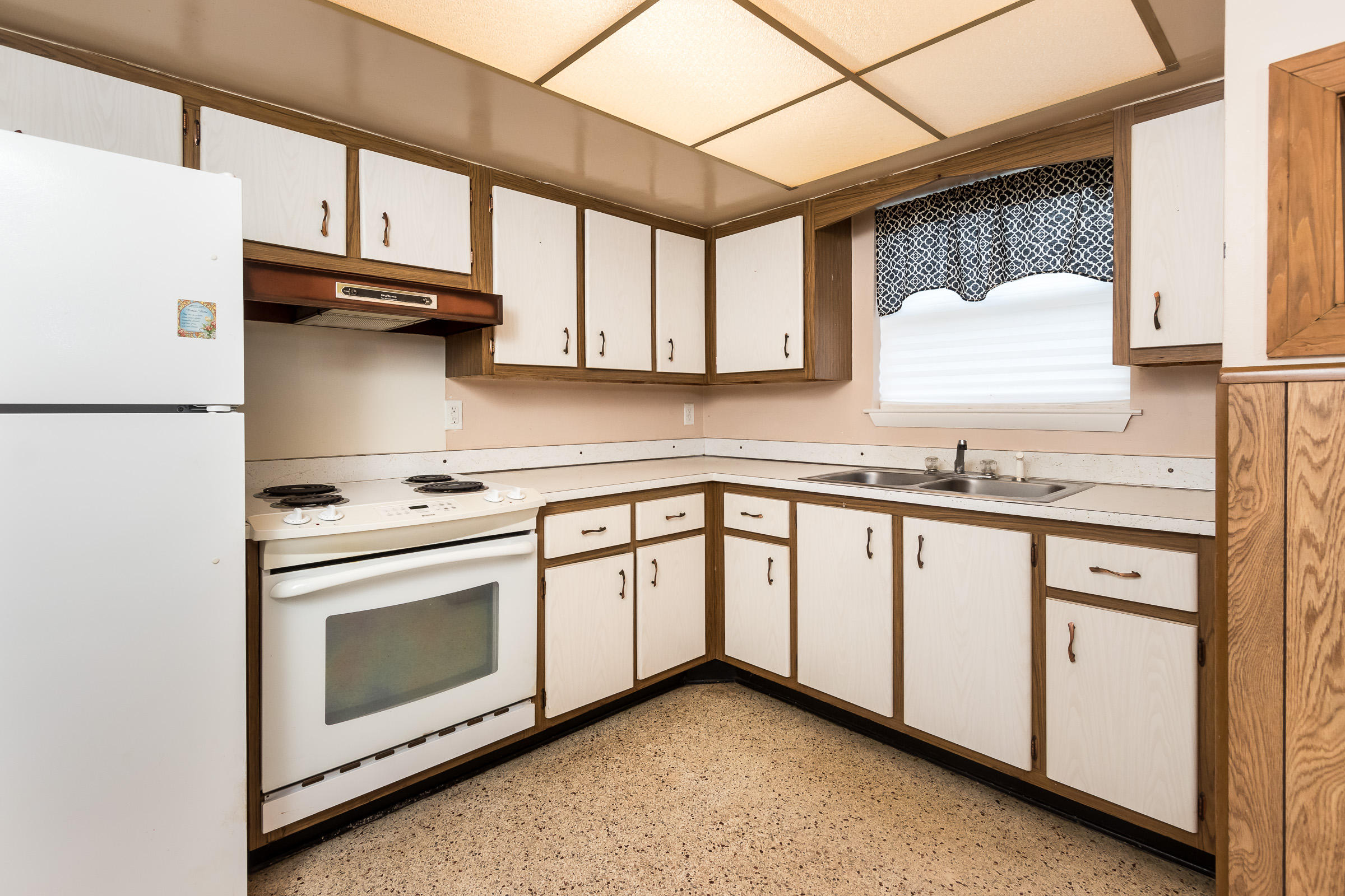 OAK TREE PARK - Residential