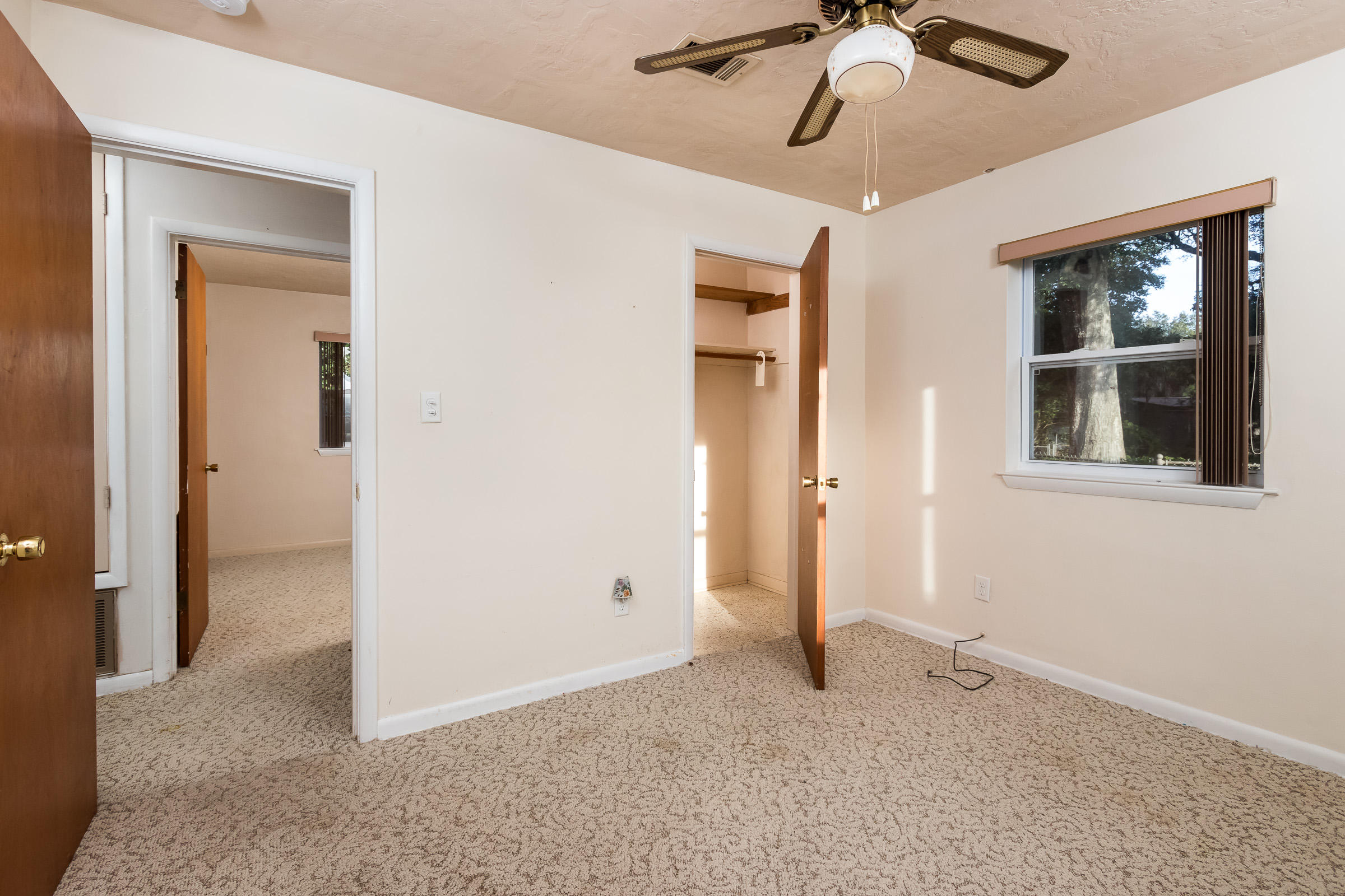 OAK TREE PARK - Residential