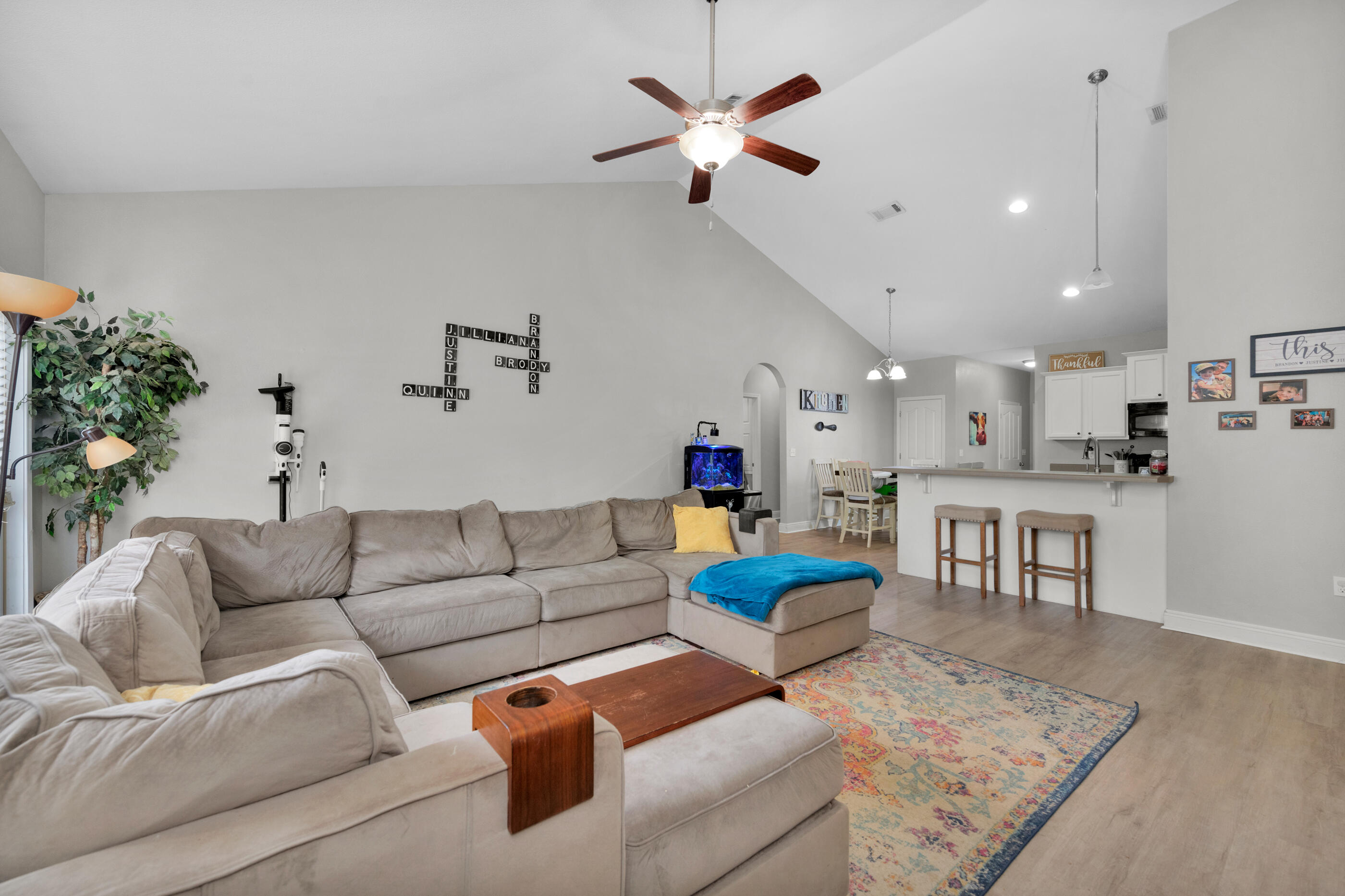 ROLLING RIDGE - Residential