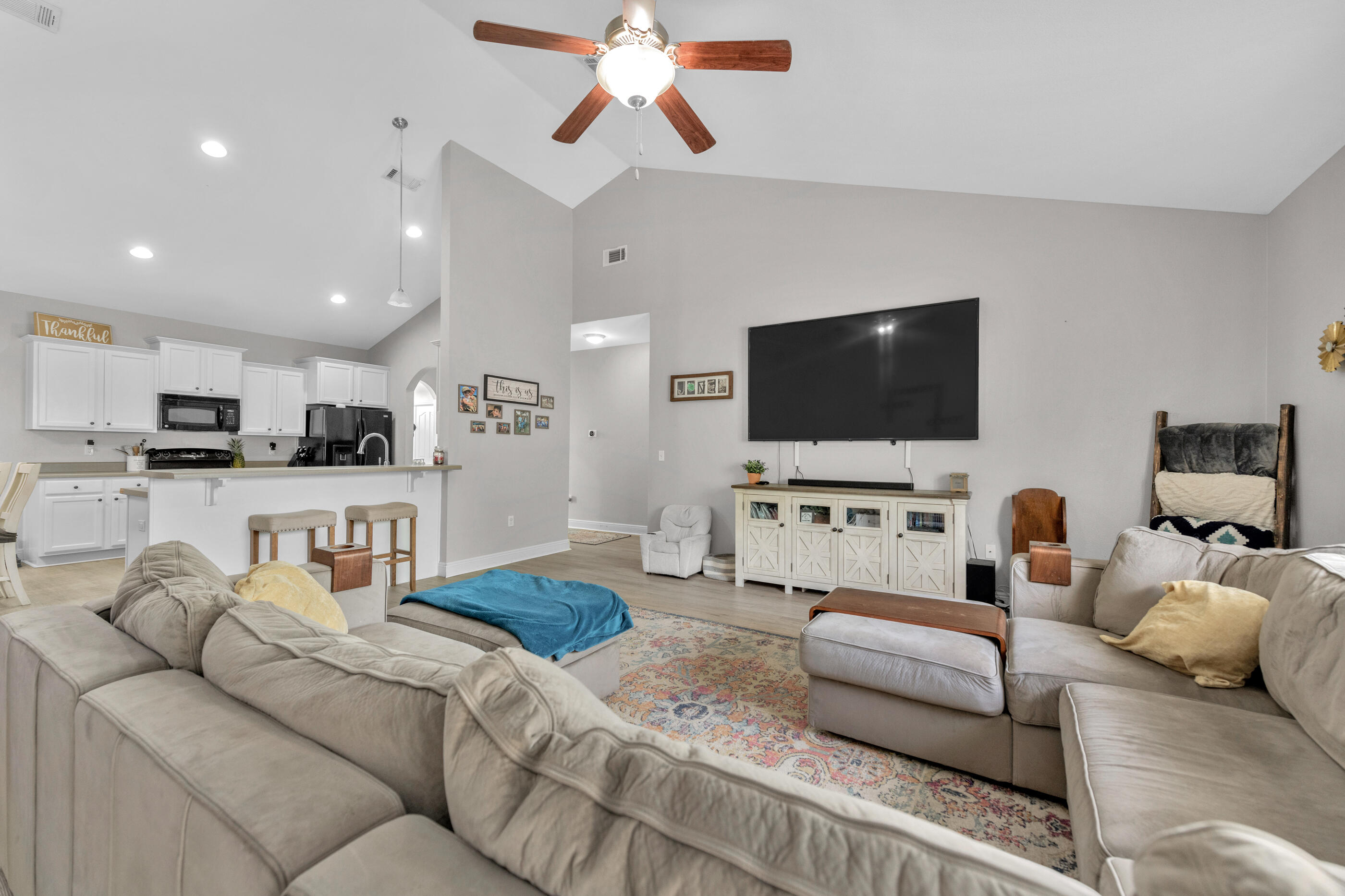 ROLLING RIDGE - Residential