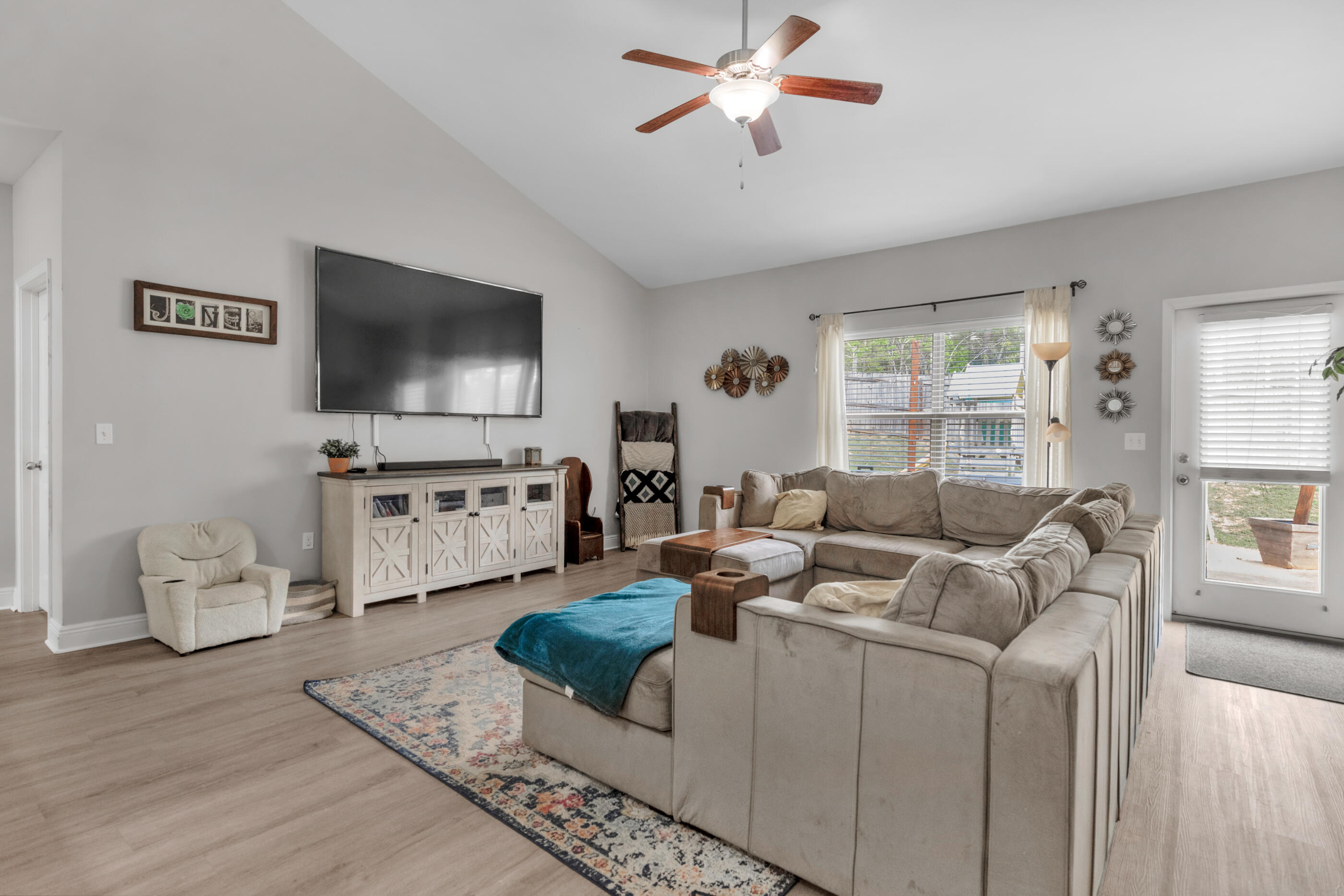 ROLLING RIDGE - Residential