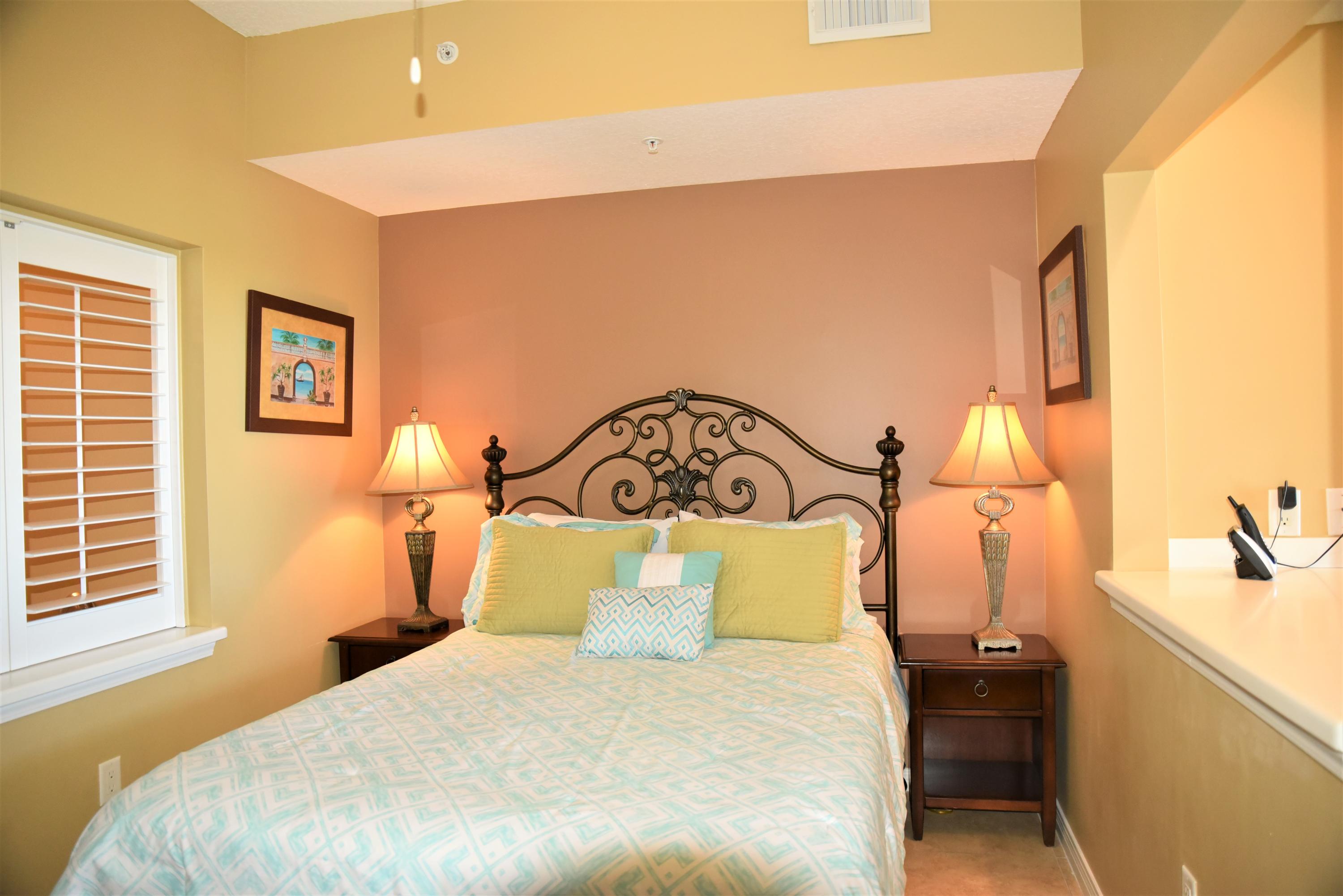 DESTIN WEST GULFSIDE VILLAS - Residential
