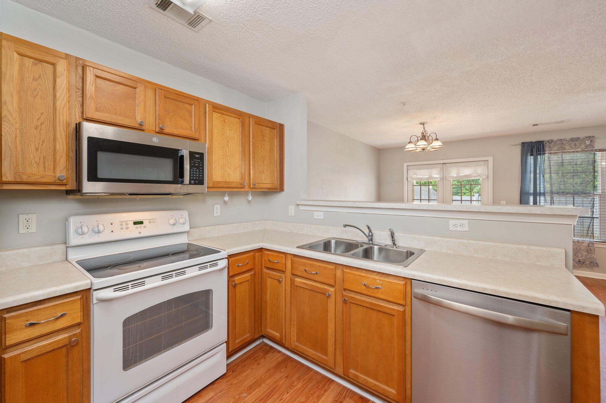 ROLLING PINES - Residential Lease