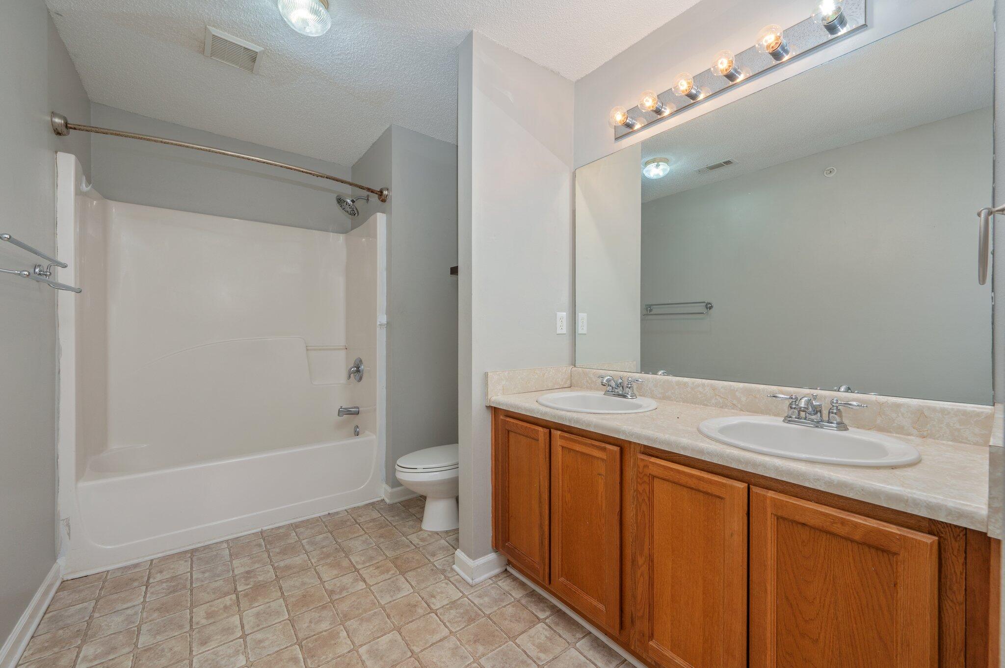 ROLLING PINES - Residential Lease