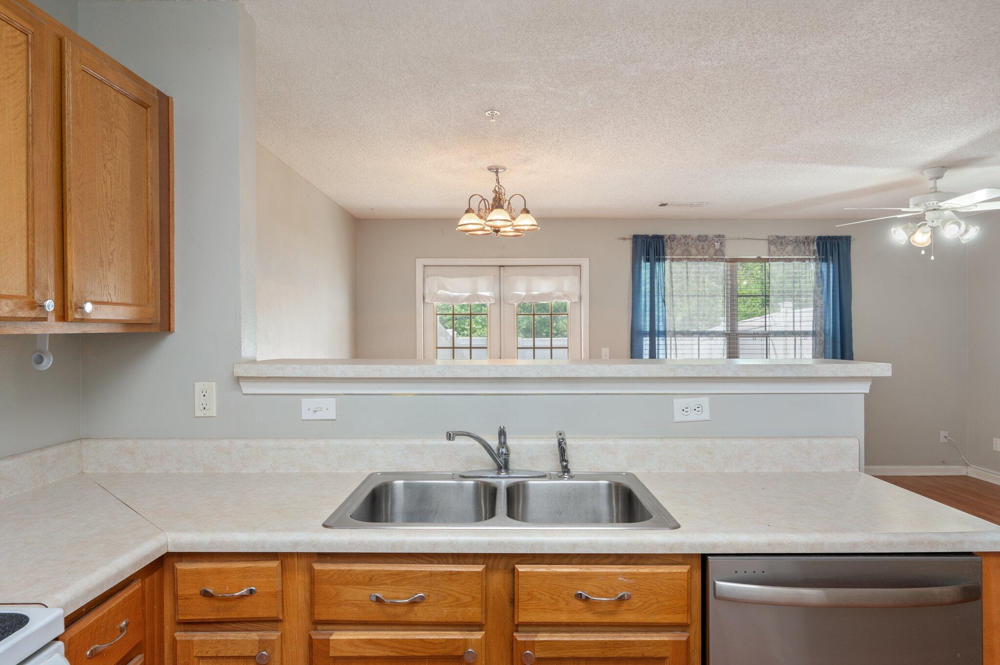 ROLLING PINES - Residential Lease