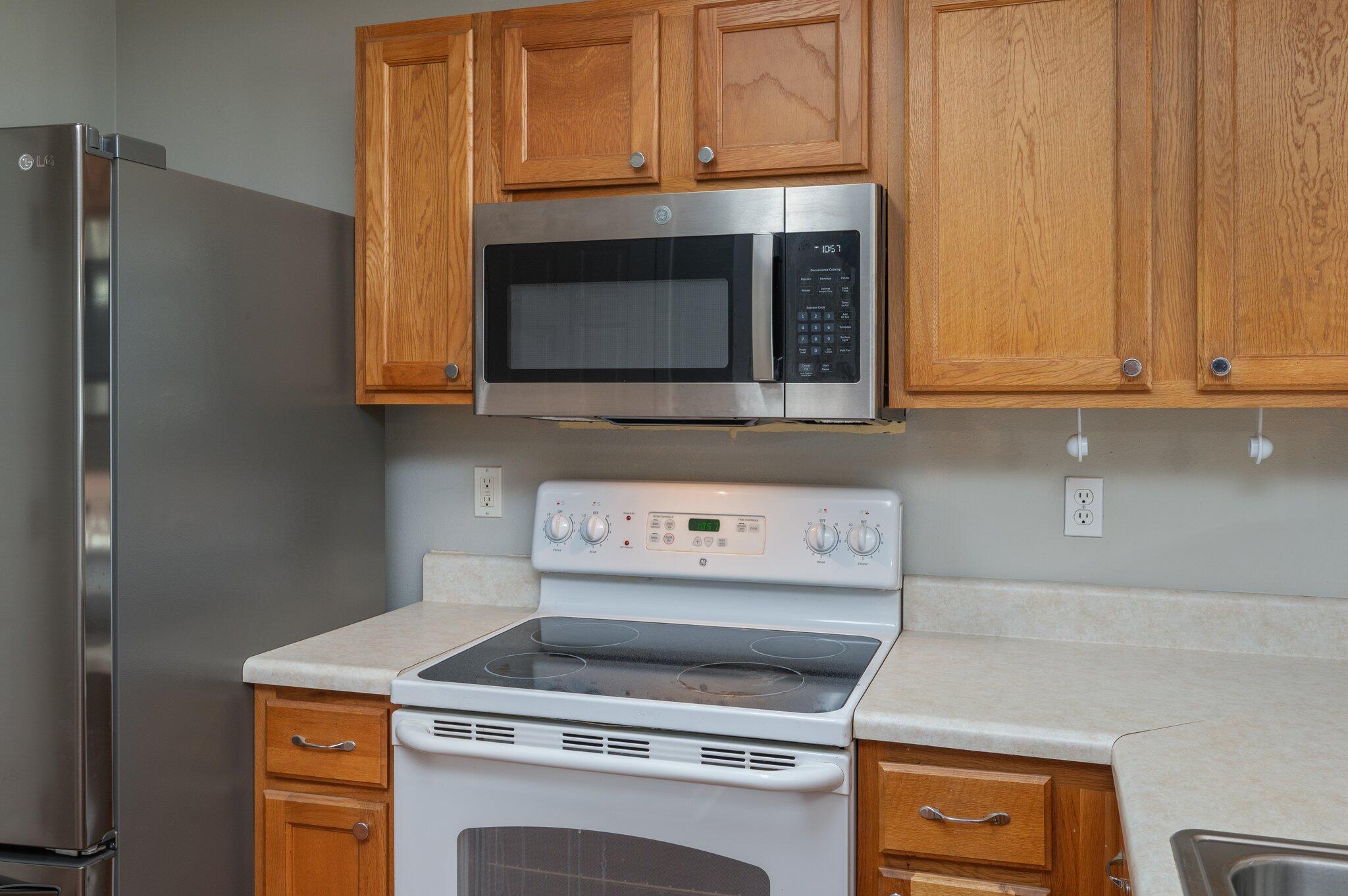 ROLLING PINES - Residential Lease