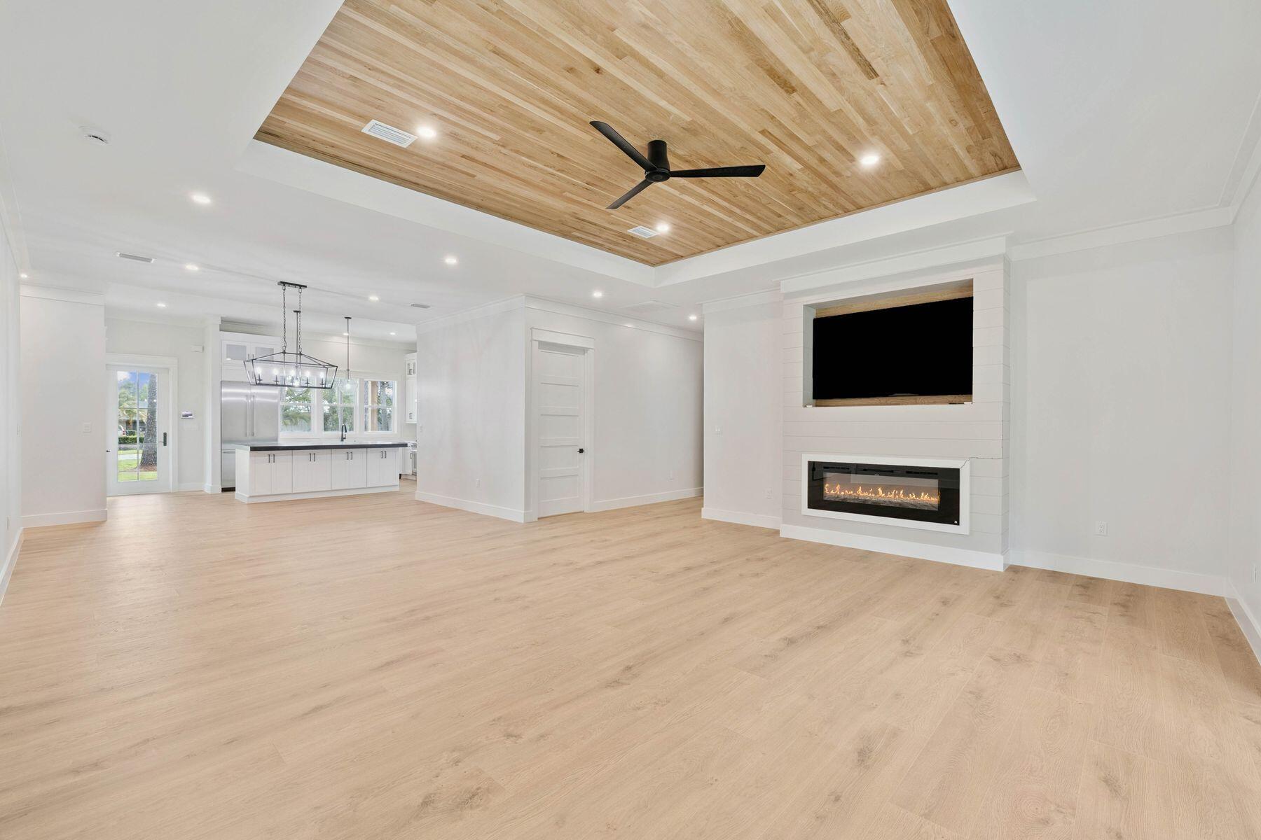 BAY GROVE - Residential