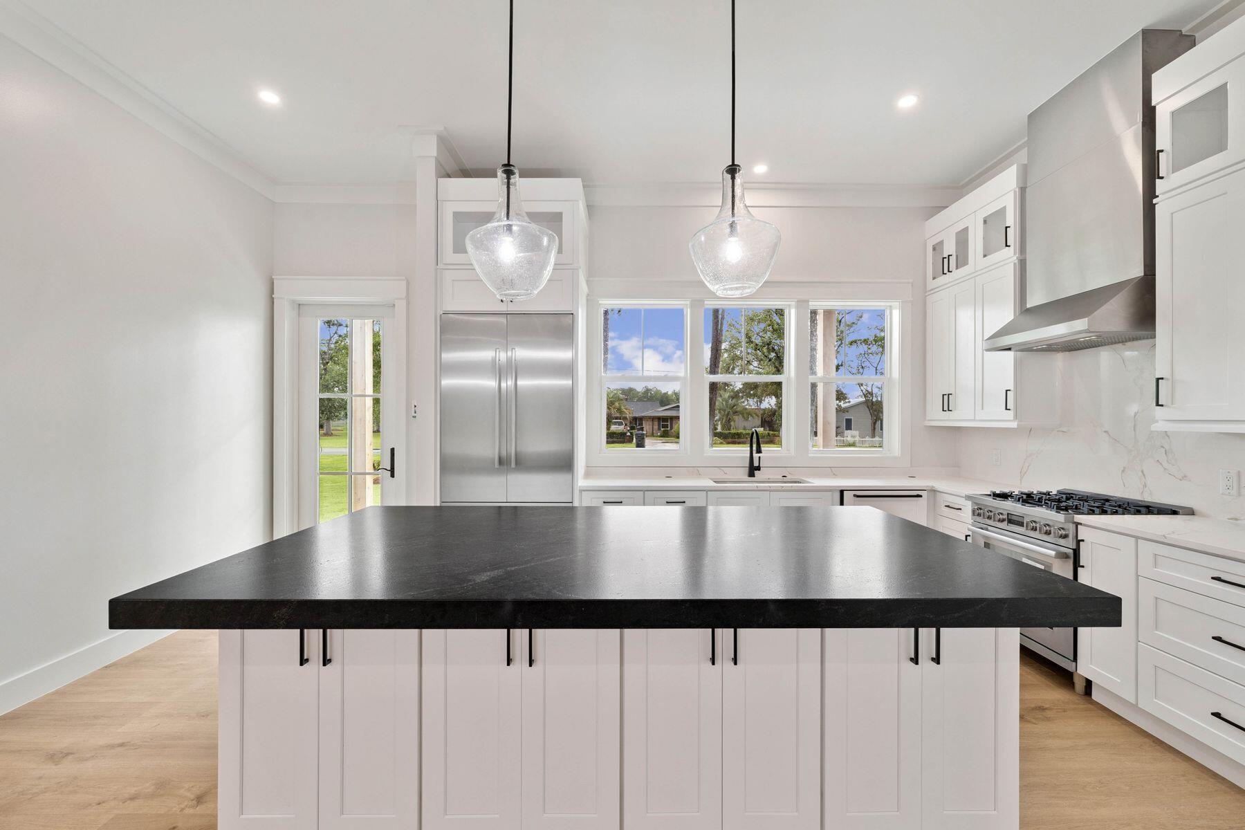 BAY GROVE - Residential