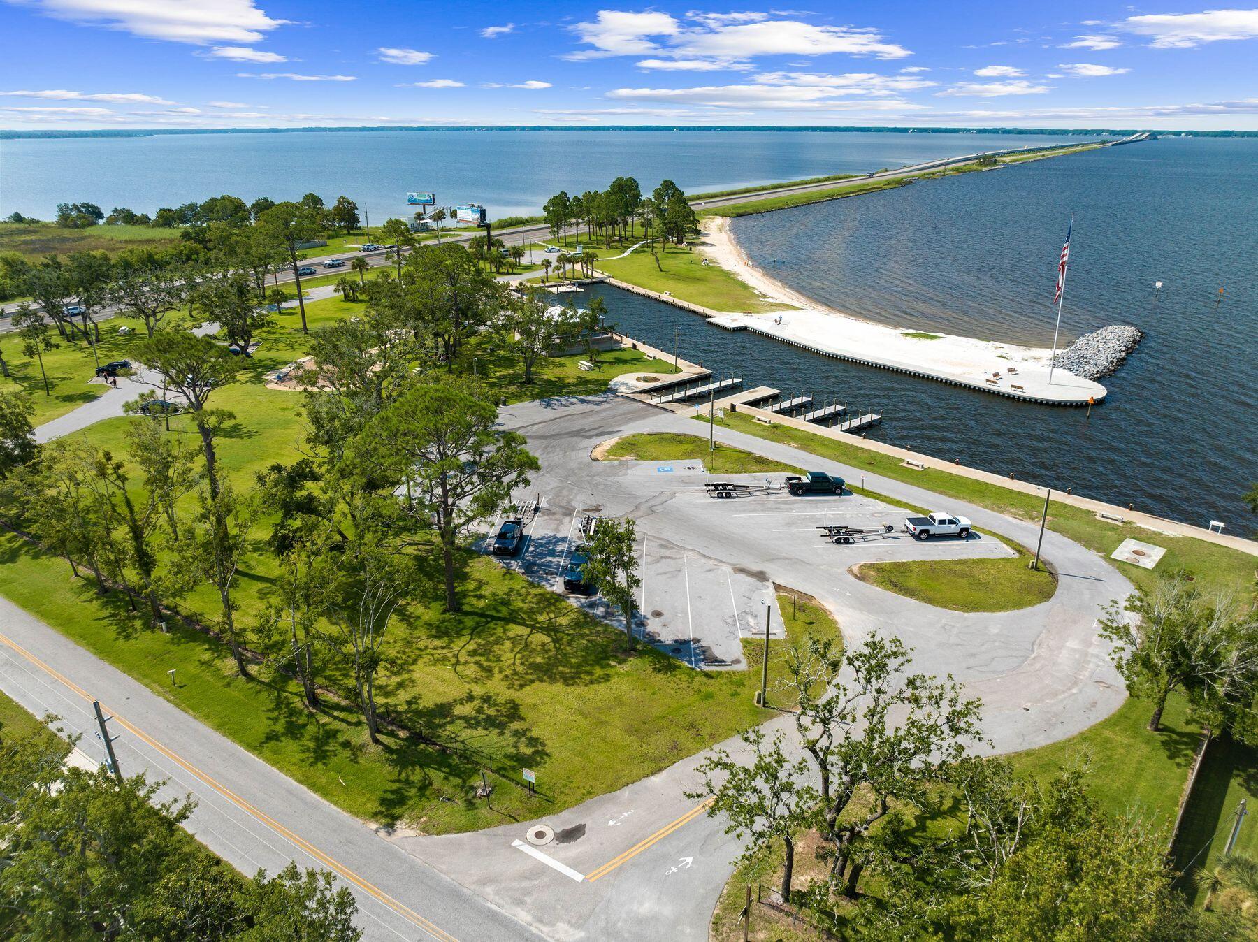 BAY GROVE - Residential