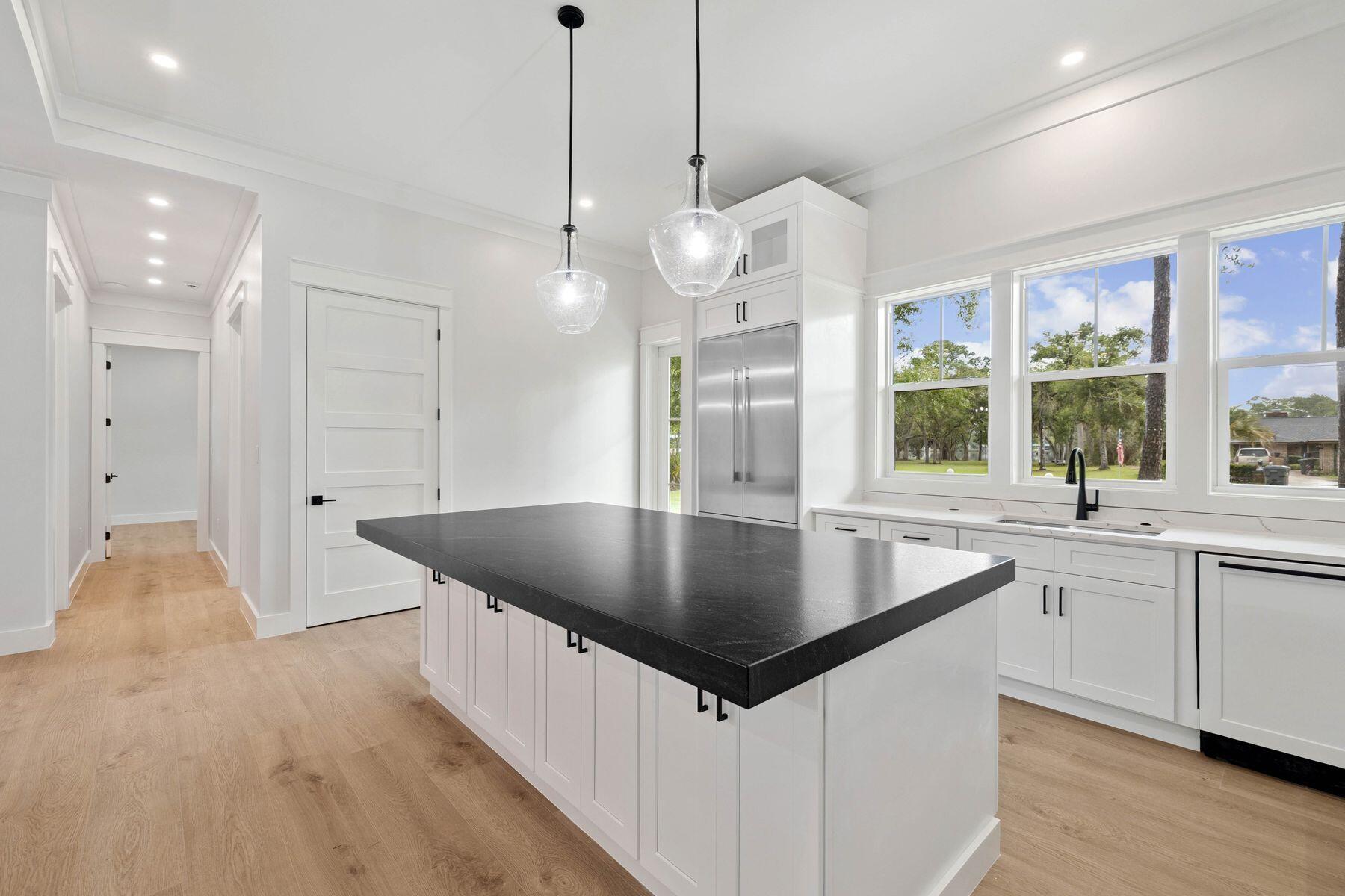 BAY GROVE - Residential