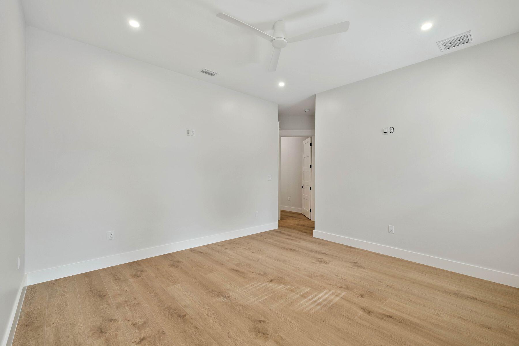 BAY GROVE - Residential