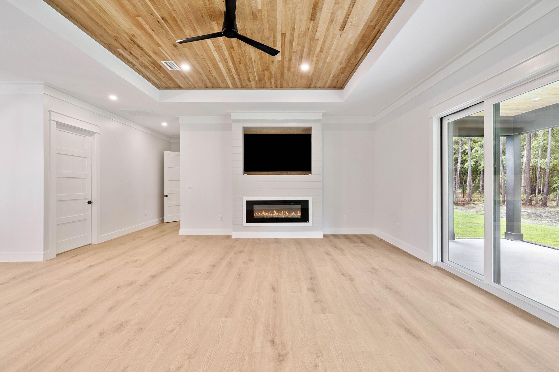 BAY GROVE - Residential