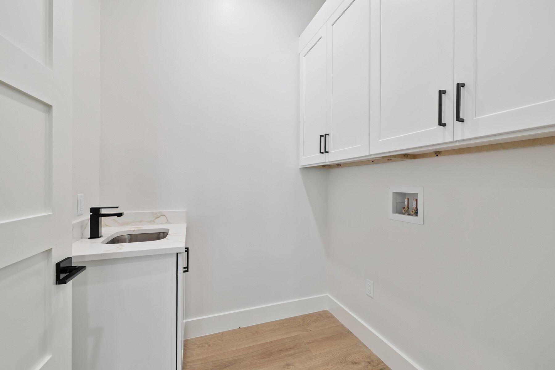 BAY GROVE - Residential