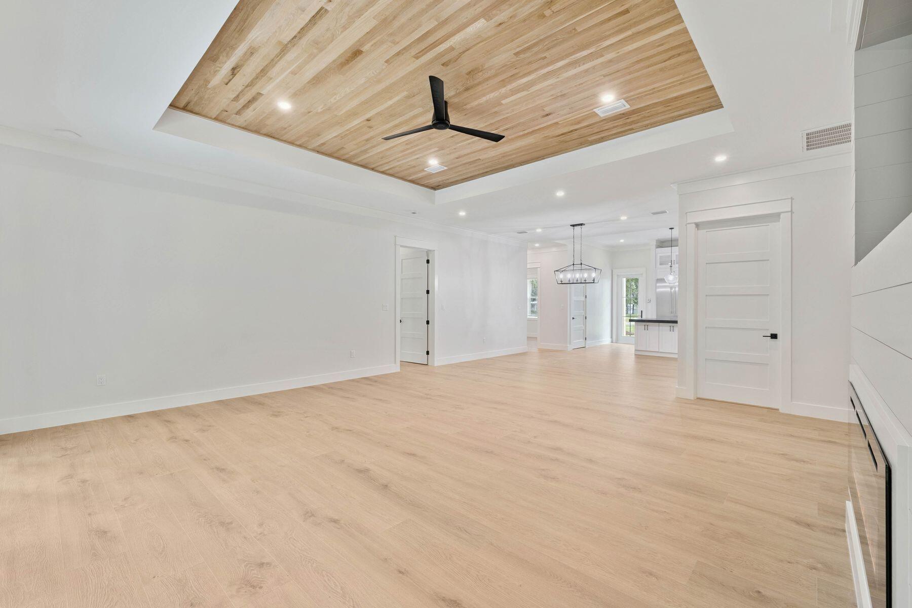BAY GROVE - Residential
