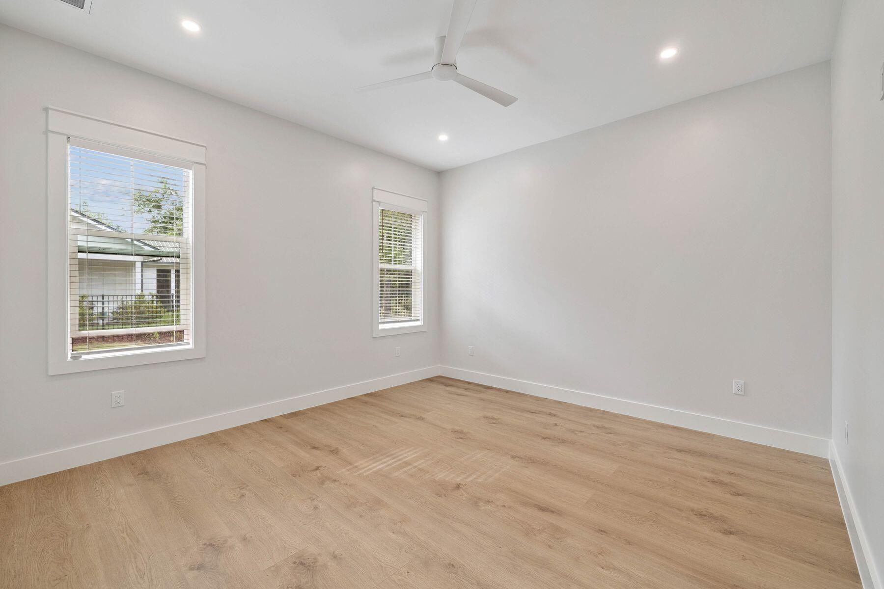 BAY GROVE - Residential