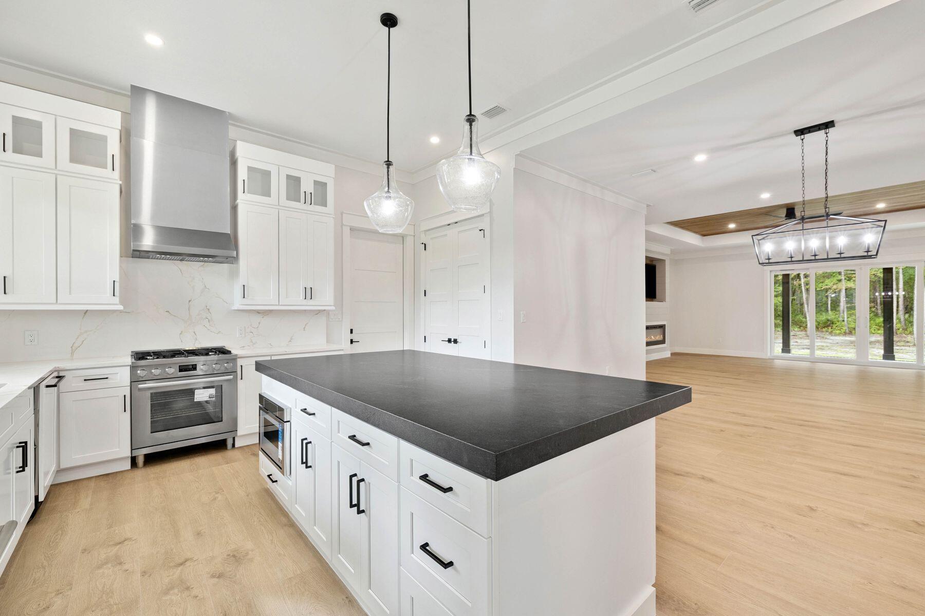 BAY GROVE - Residential