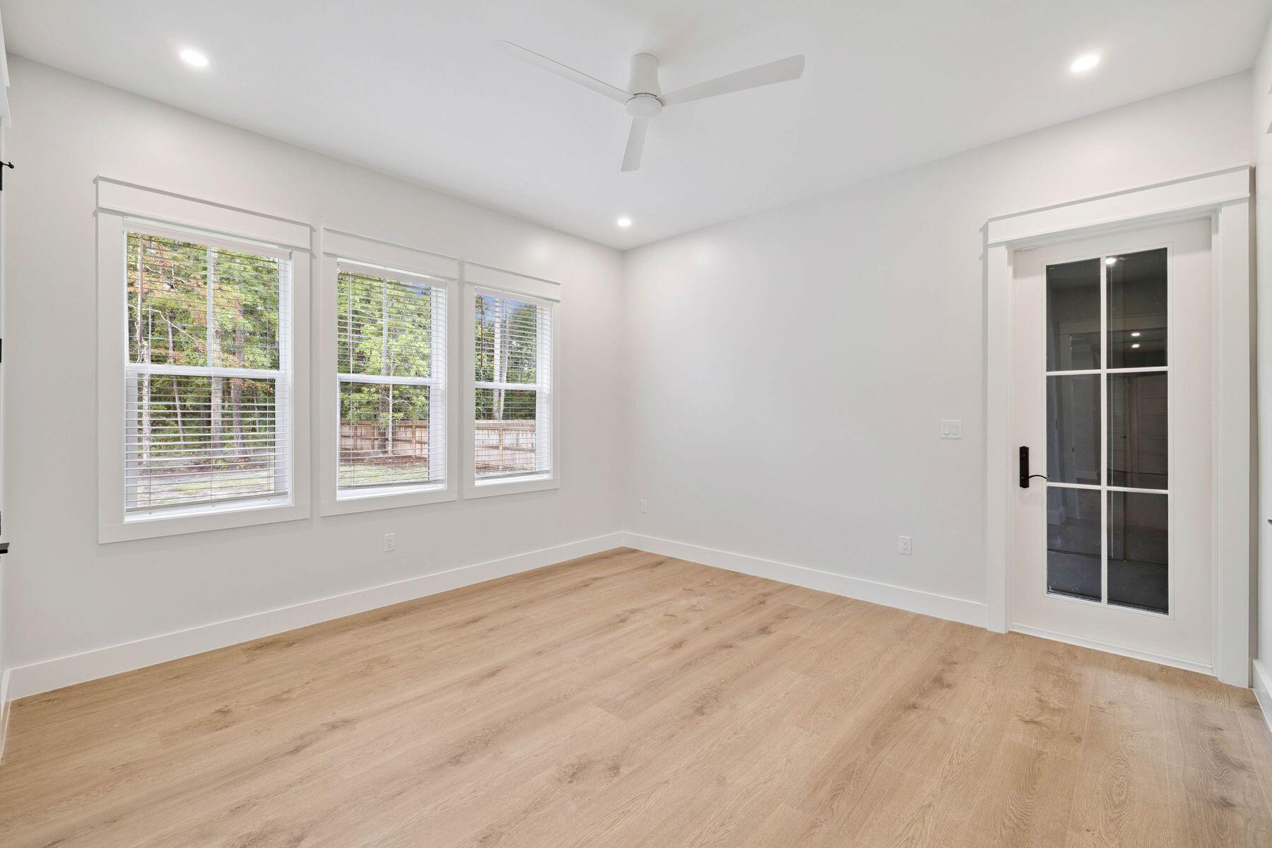 BAY GROVE - Residential